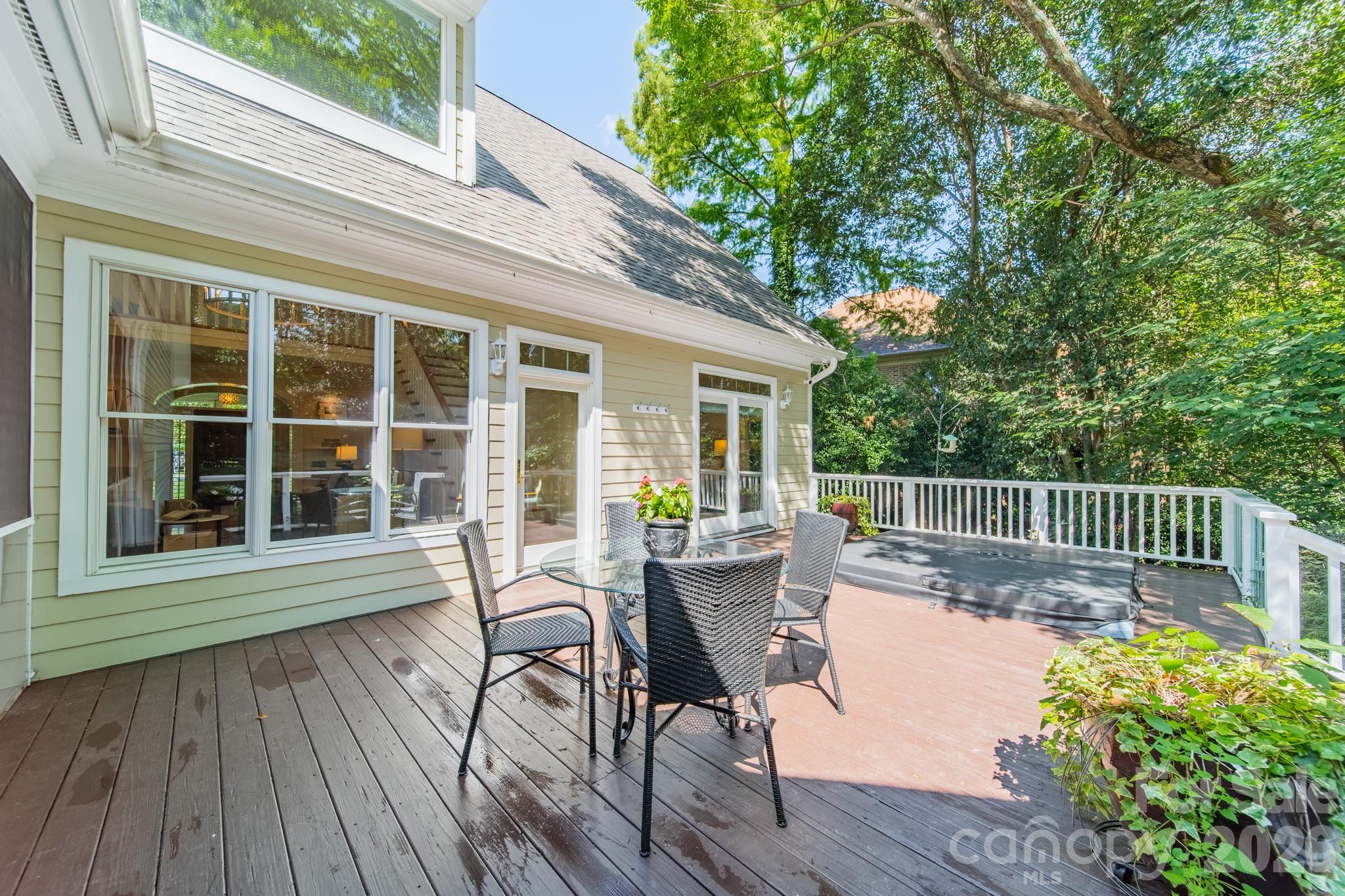304 S Canterbury Road Property Photo 32