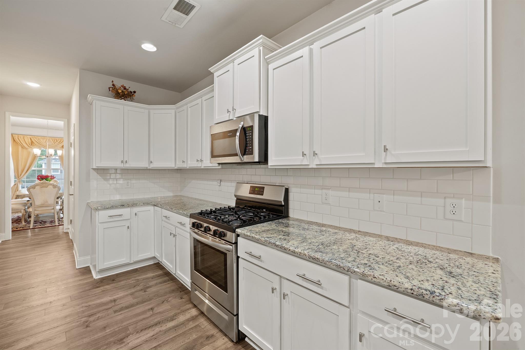 11836 Glenwood Drive Property Photo 5
