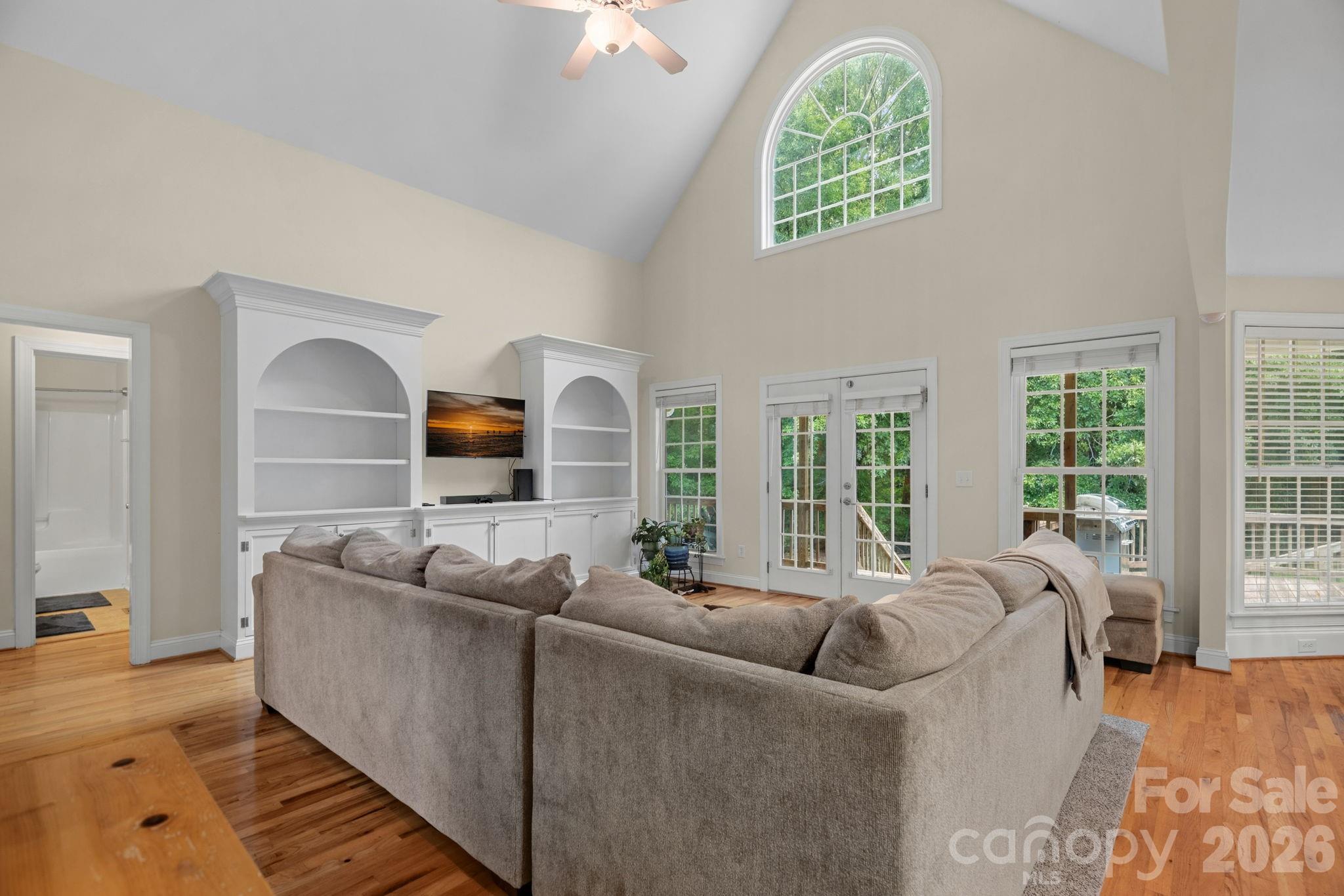 9801 Joe Kerr Road Property Photo 13