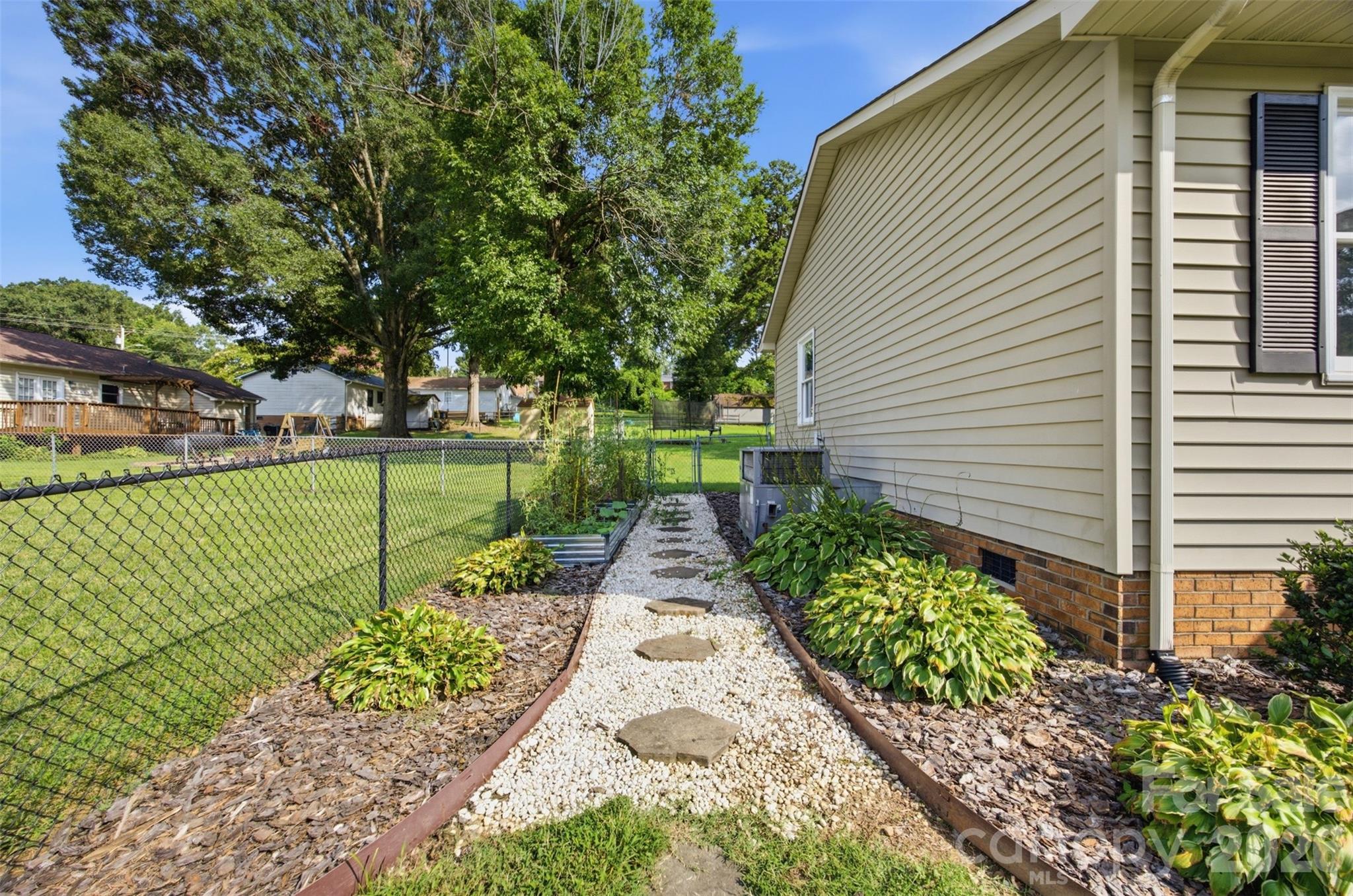 165 Obrien Place Property Photo 4