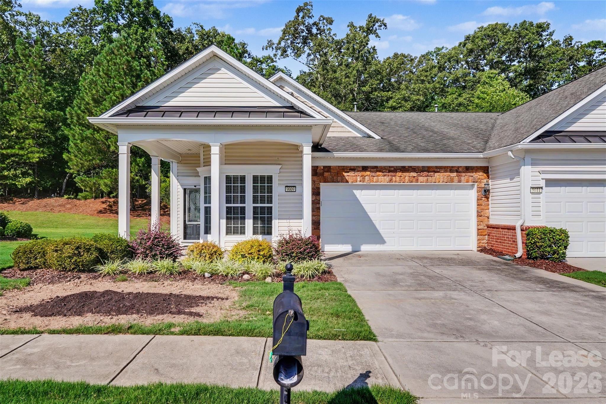9009 Smokey Hill Lane Property Photo 1