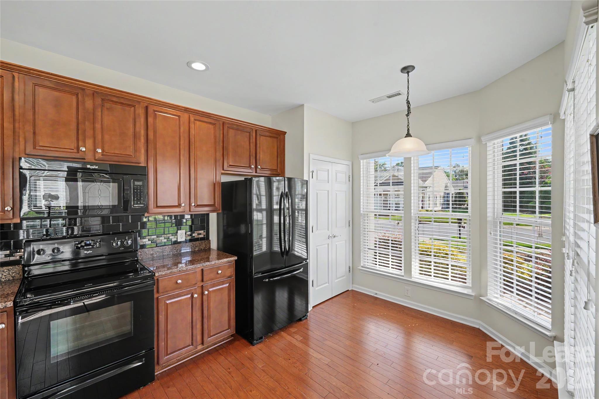 9009 Smokey Hill Lane Property Photo 13