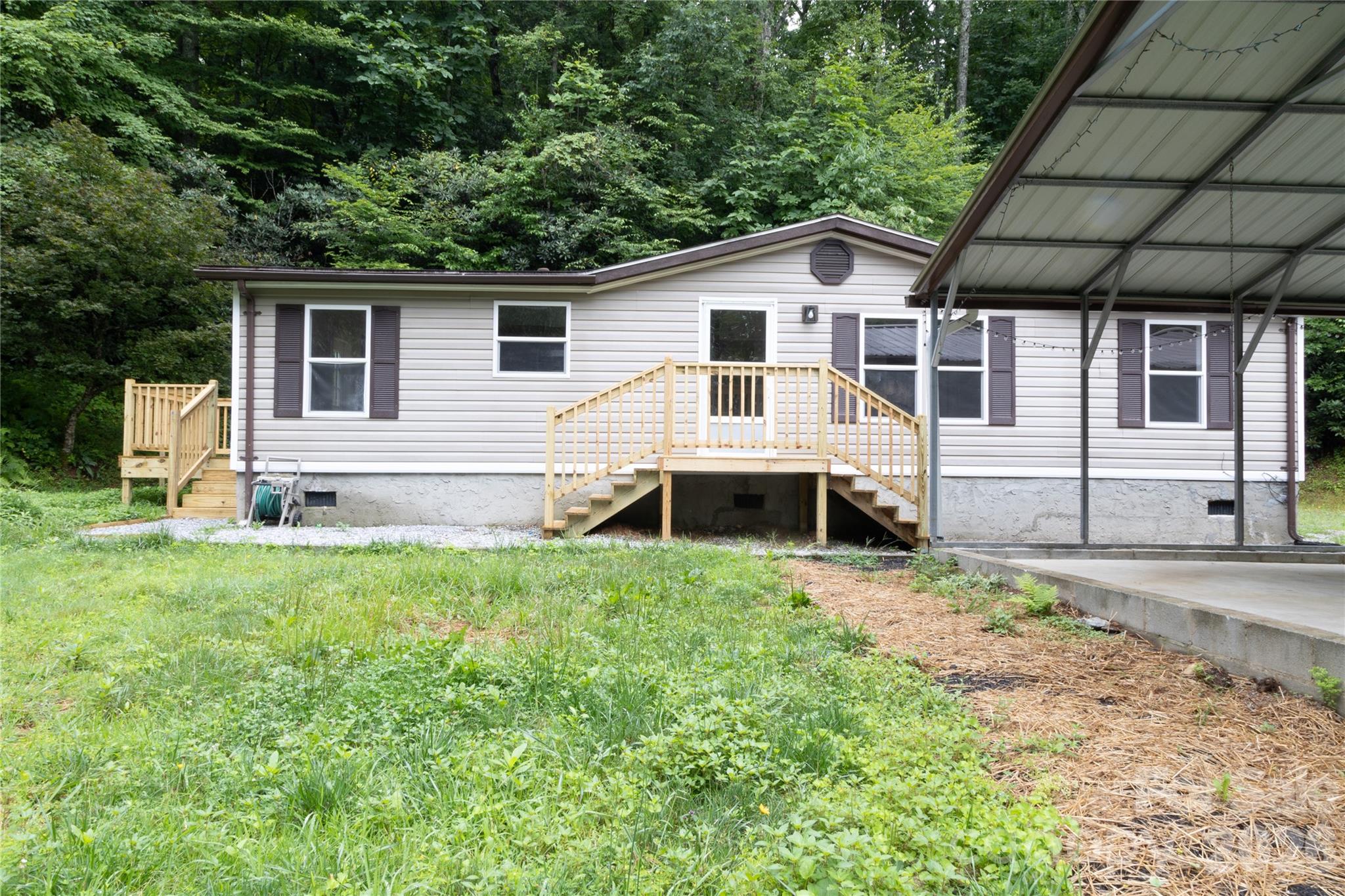 559 Old Quebec Road Property Photo 1