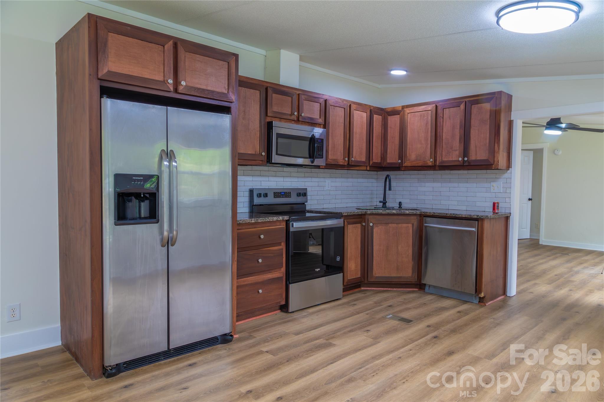 559 Old Quebec Road Property Photo 6
