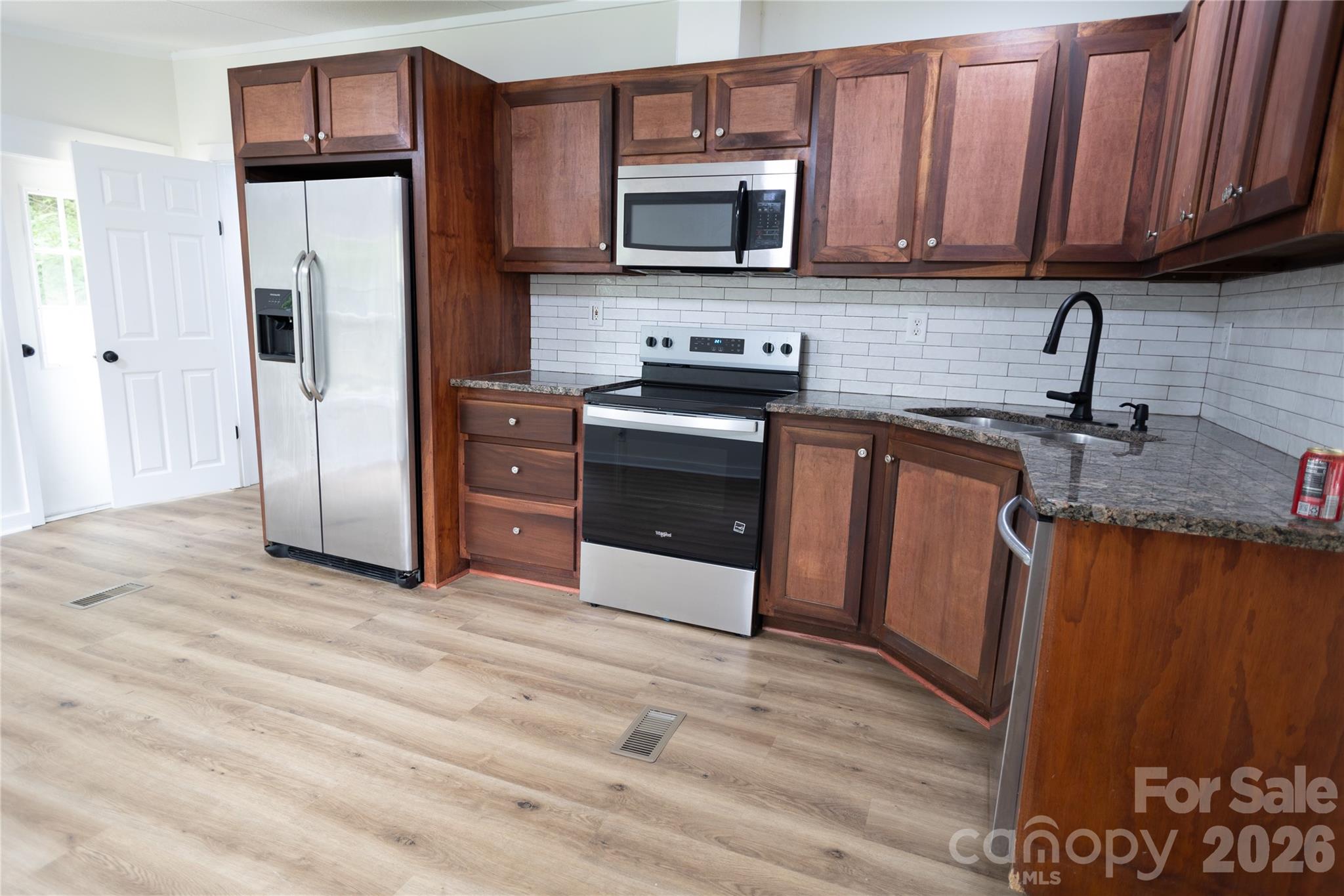 559 Old Quebec Road Property Photo 7