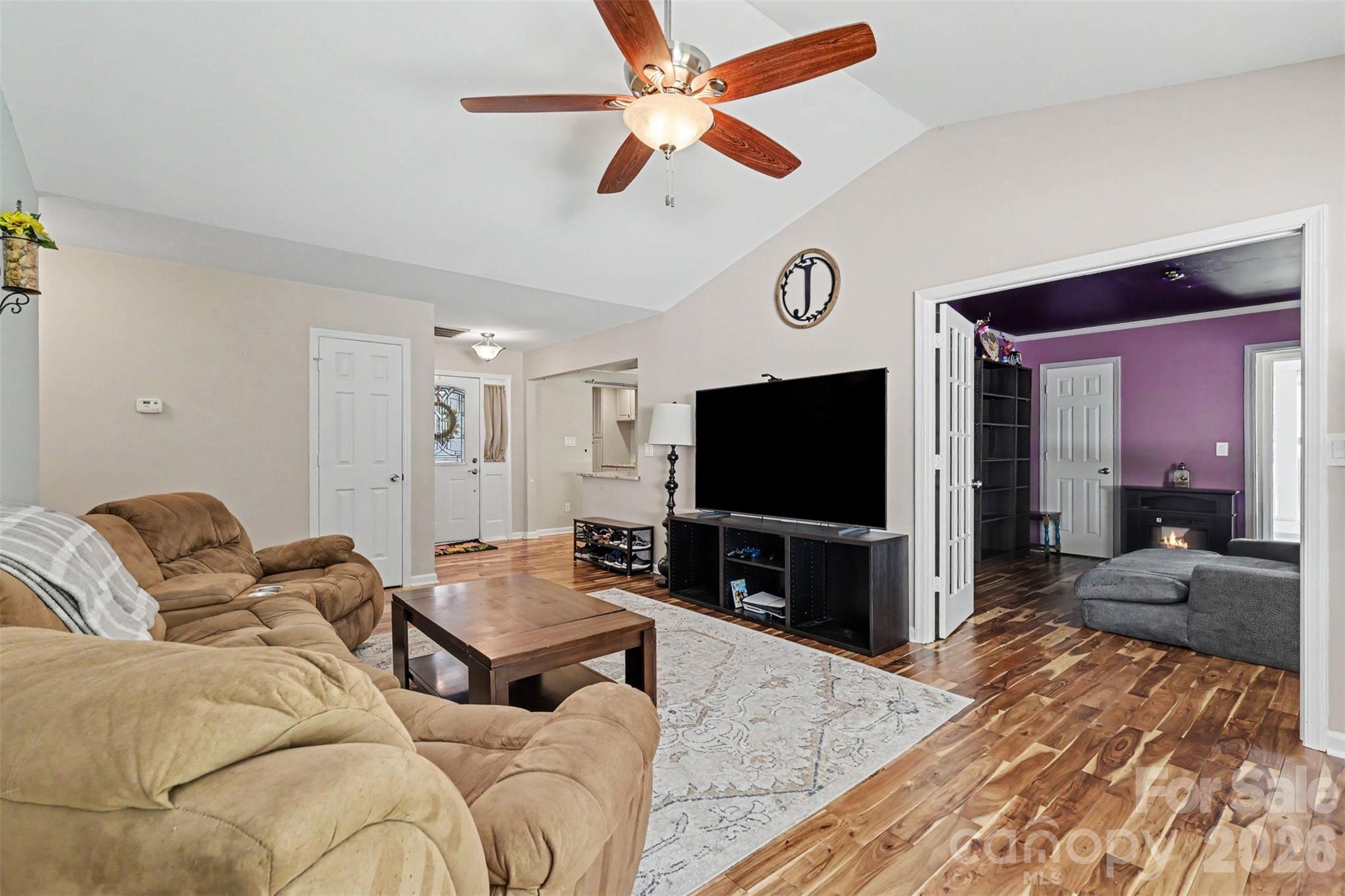 3515 Crescent Knoll Drive Property Photo 5