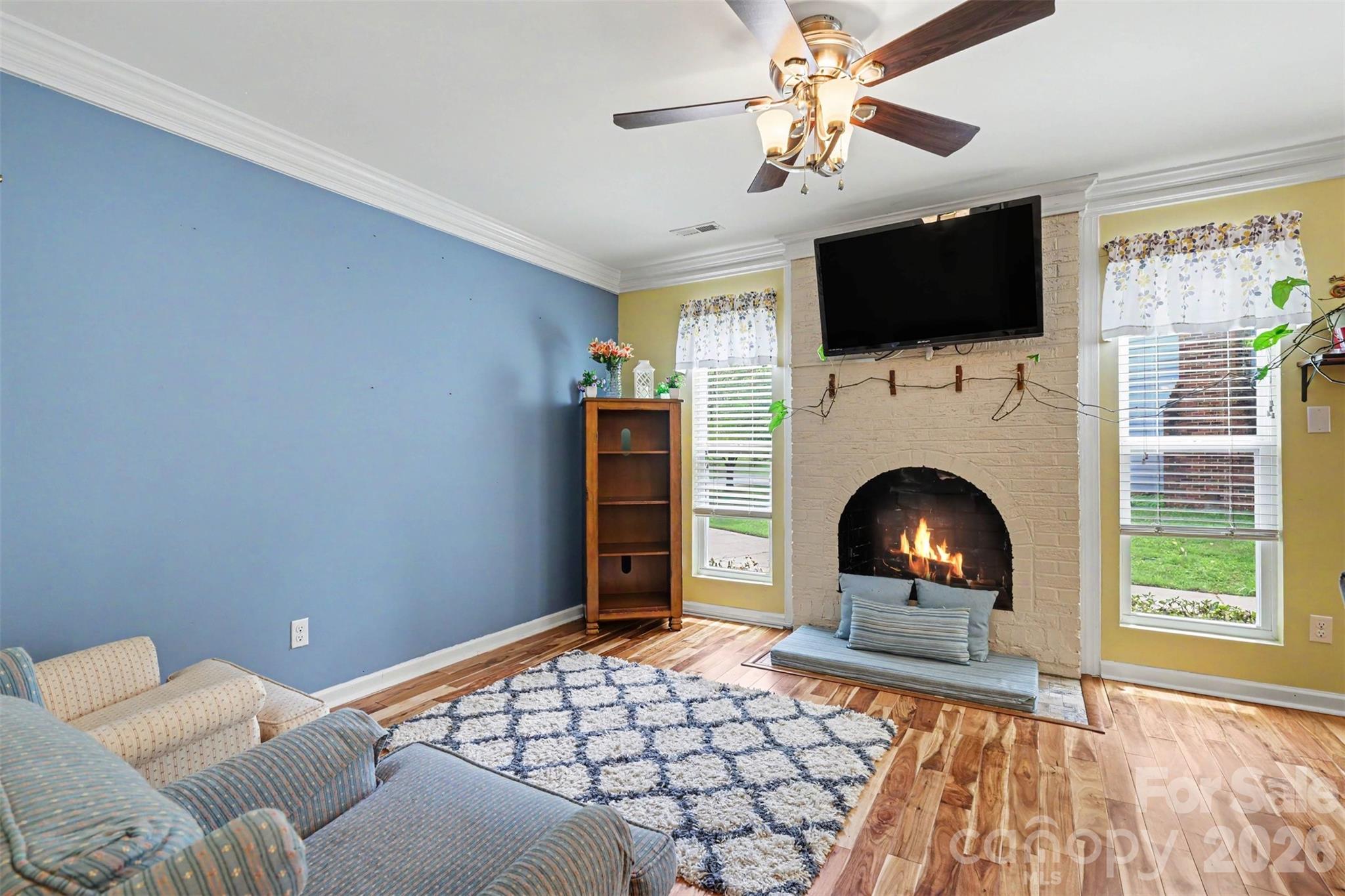 3515 Crescent Knoll Drive Property Photo 7