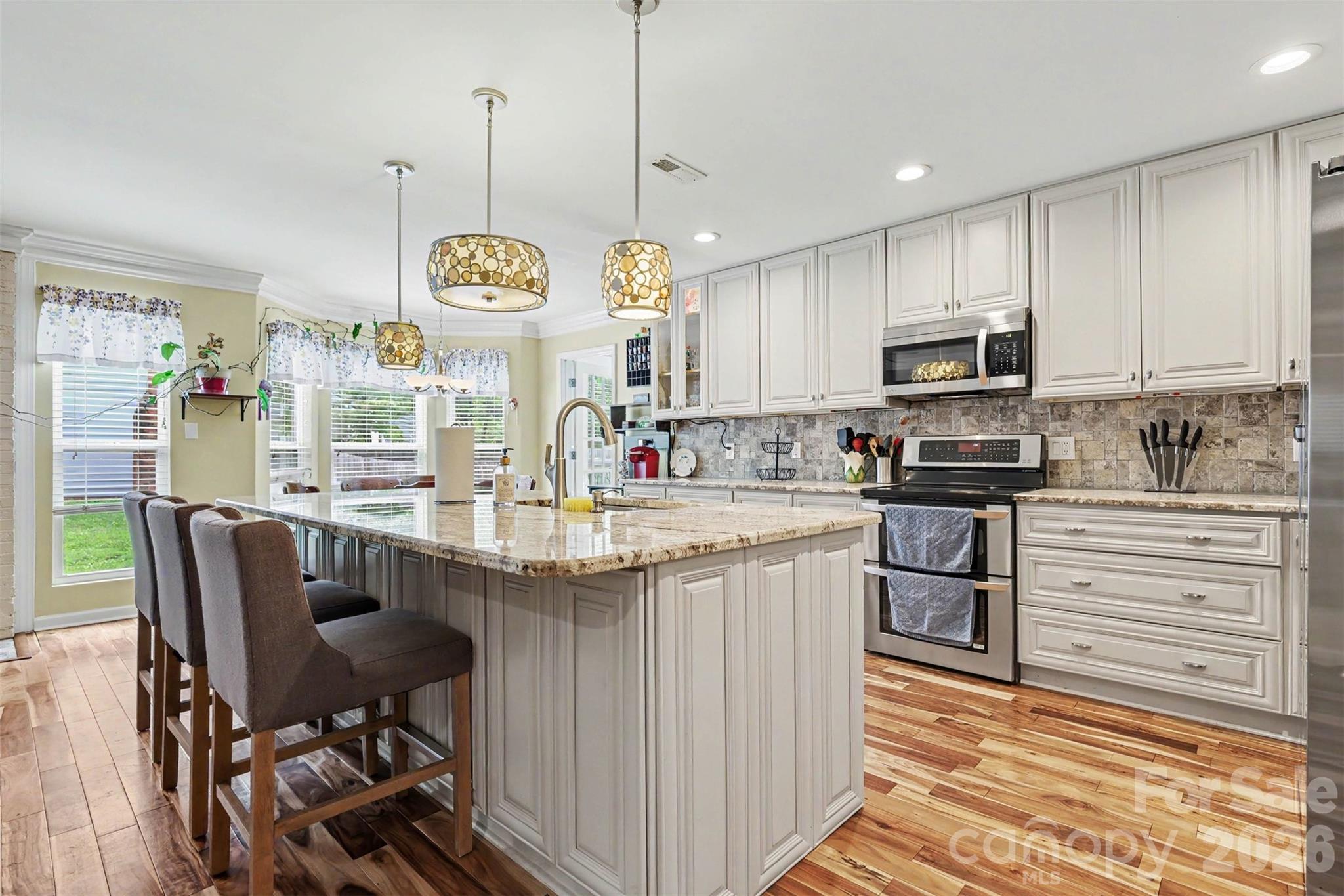 3515 Crescent Knoll Drive Property Photo 10
