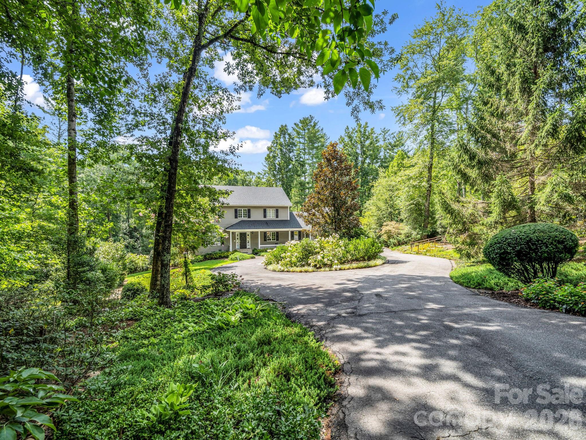 15 Ravenwood Drive Property Photo 1
