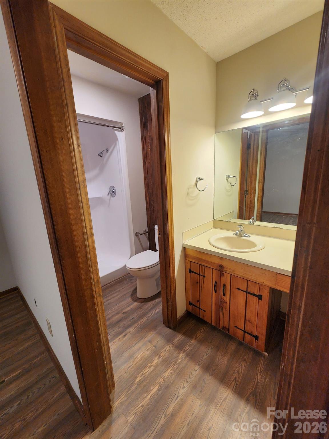9000 Oakridge Drive Property Photo 19