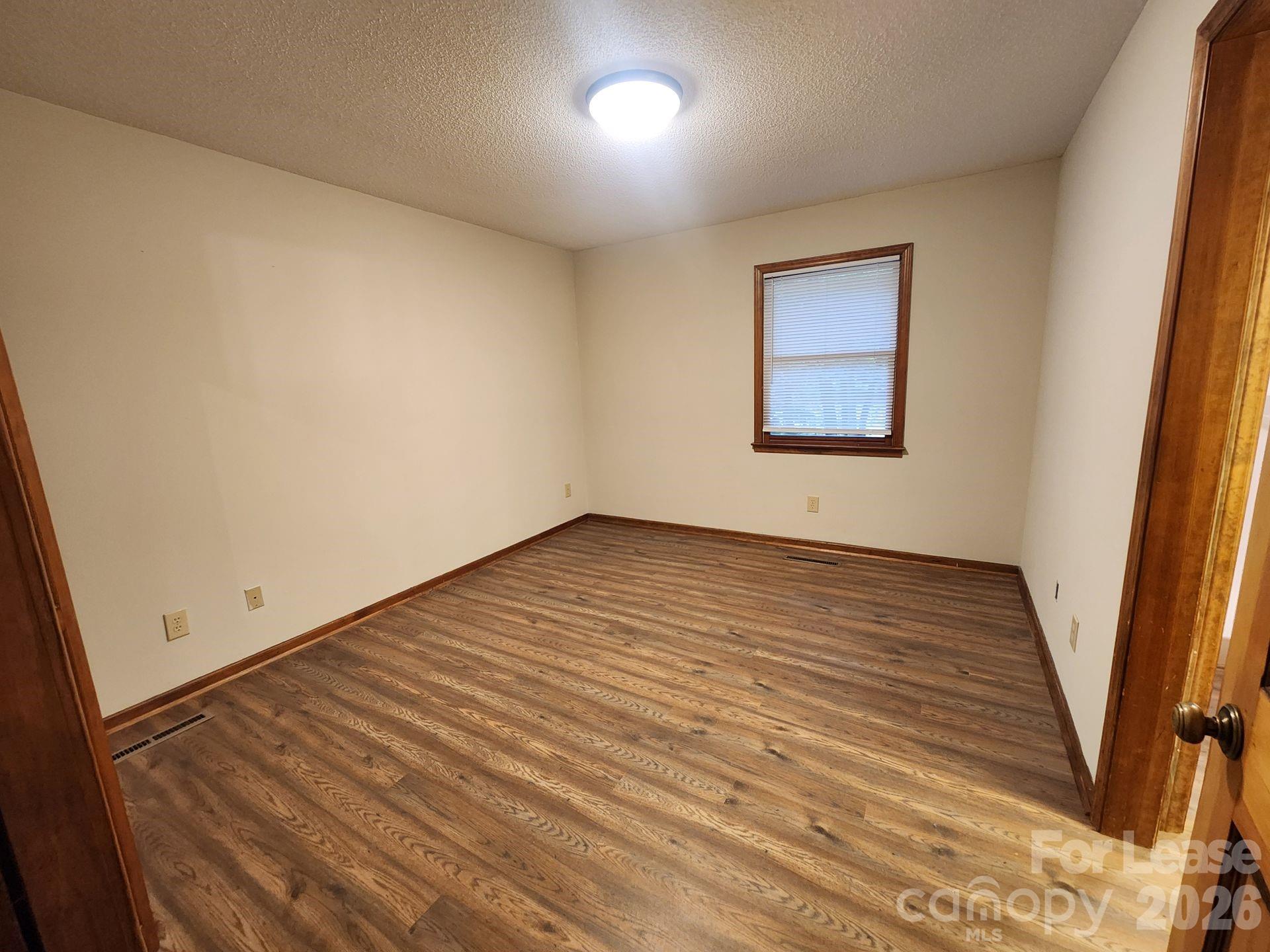 9000 Oakridge Drive Property Photo 20