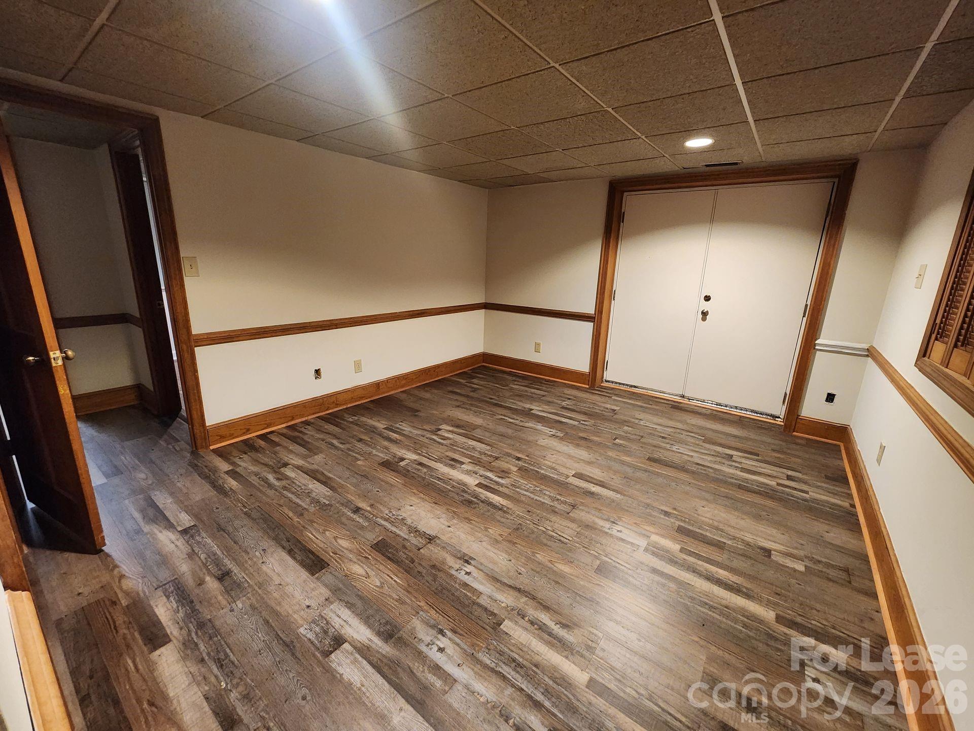 9000 Oakridge Drive Property Photo 27
