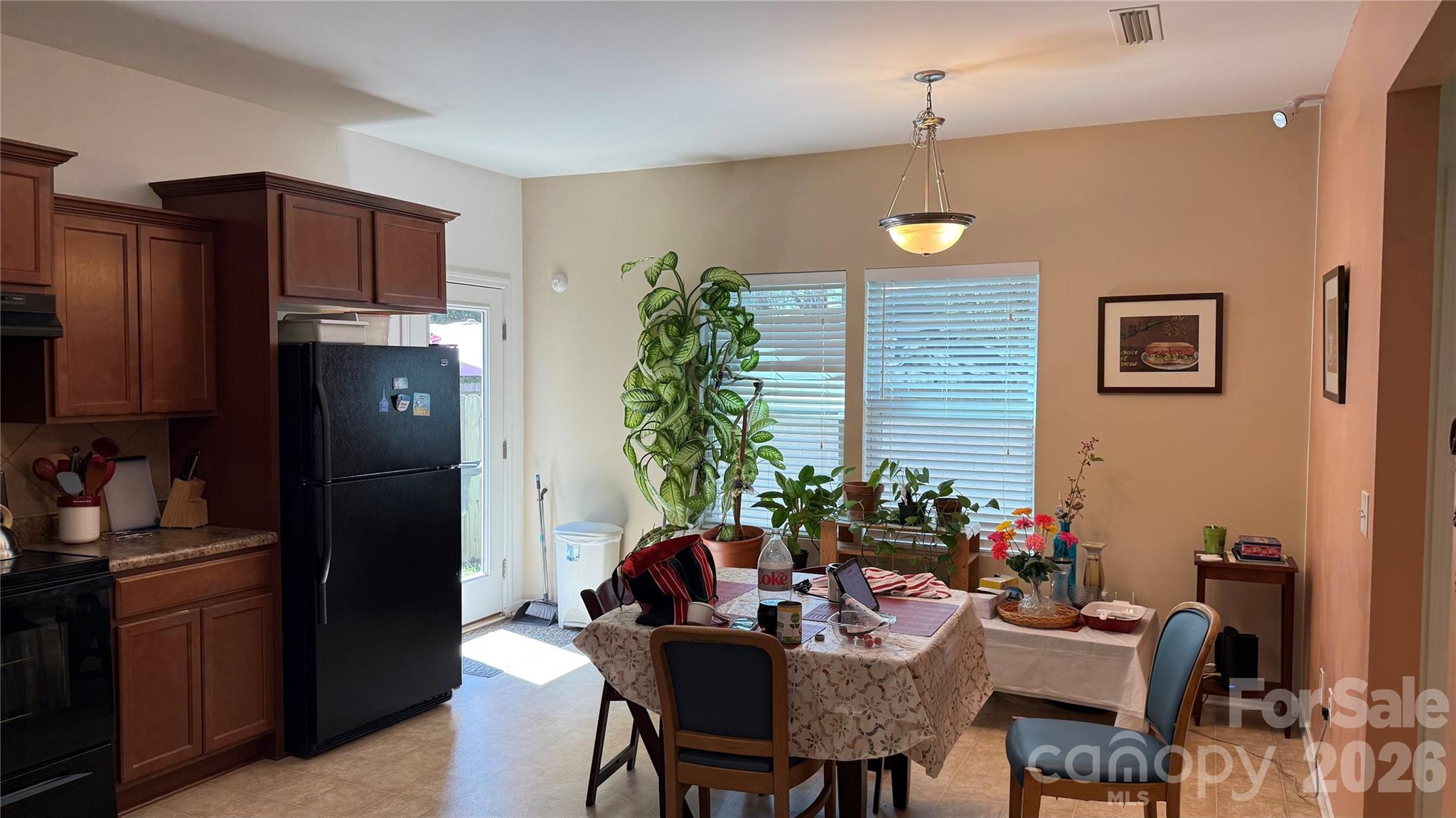 7736 Ponderosa Lane Property Photo 6