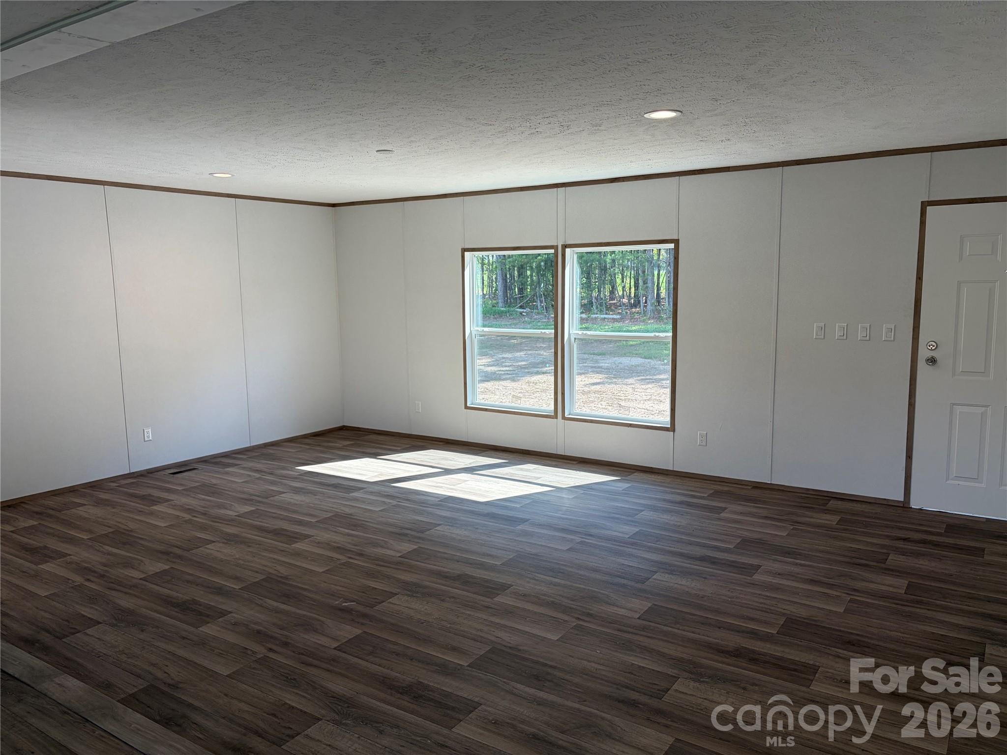 816 Hough Street Property Photo 6