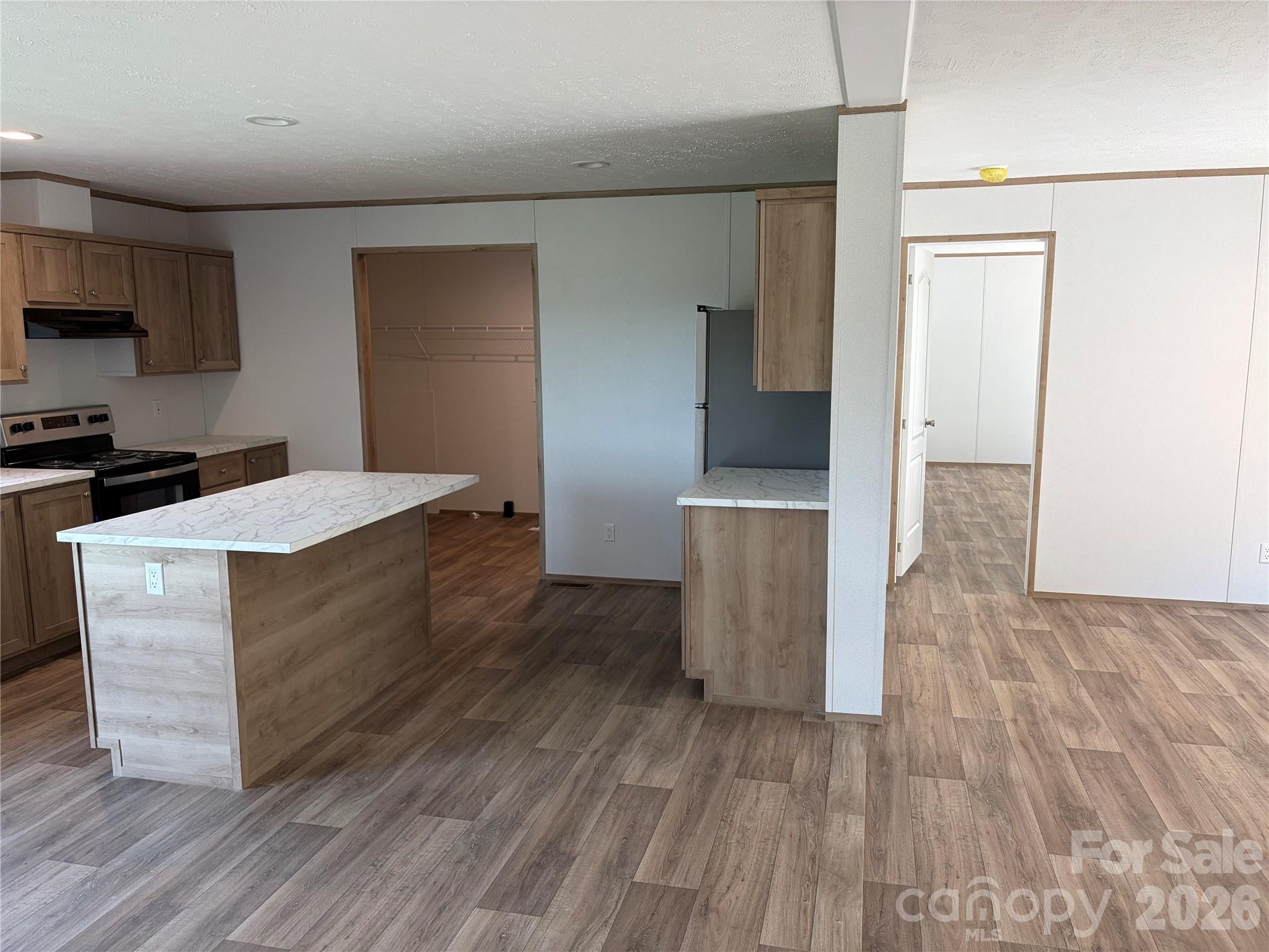 816 Hough Street Property Photo 7