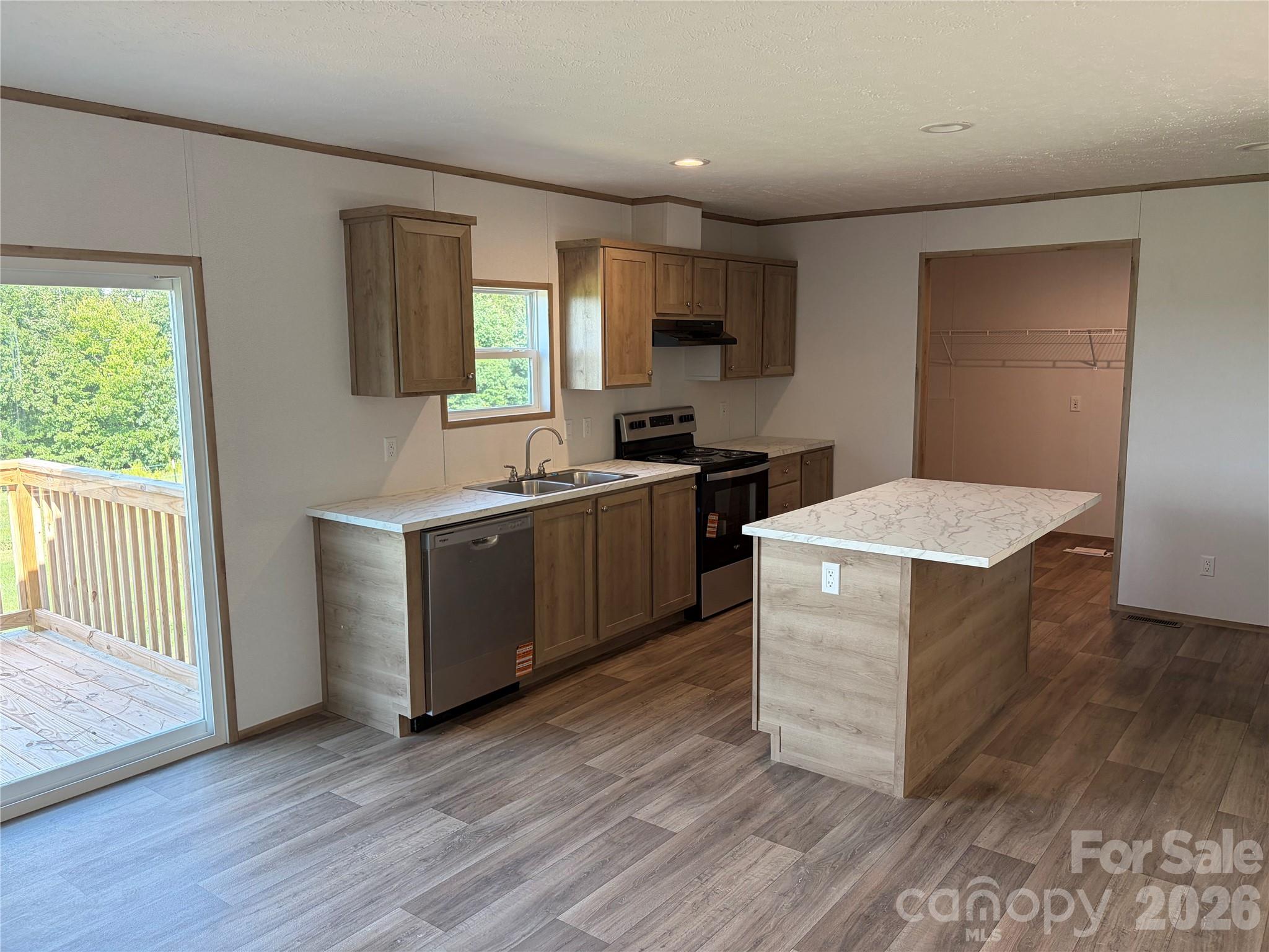 816 Hough Street Property Photo 29
