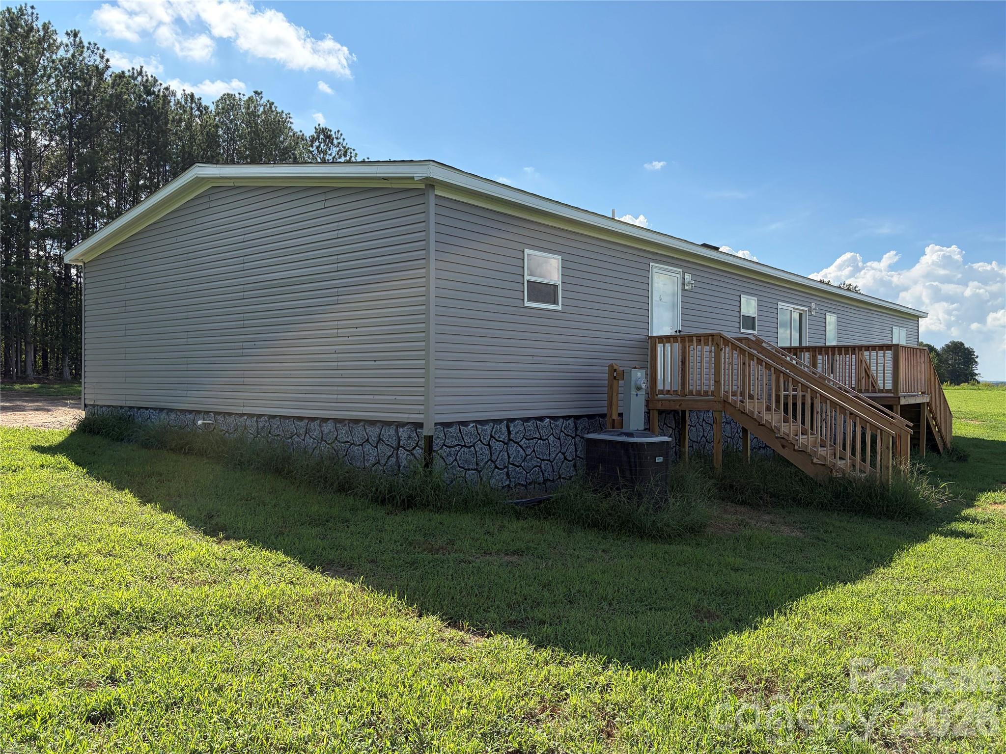 816 Hough Street Property Photo 33