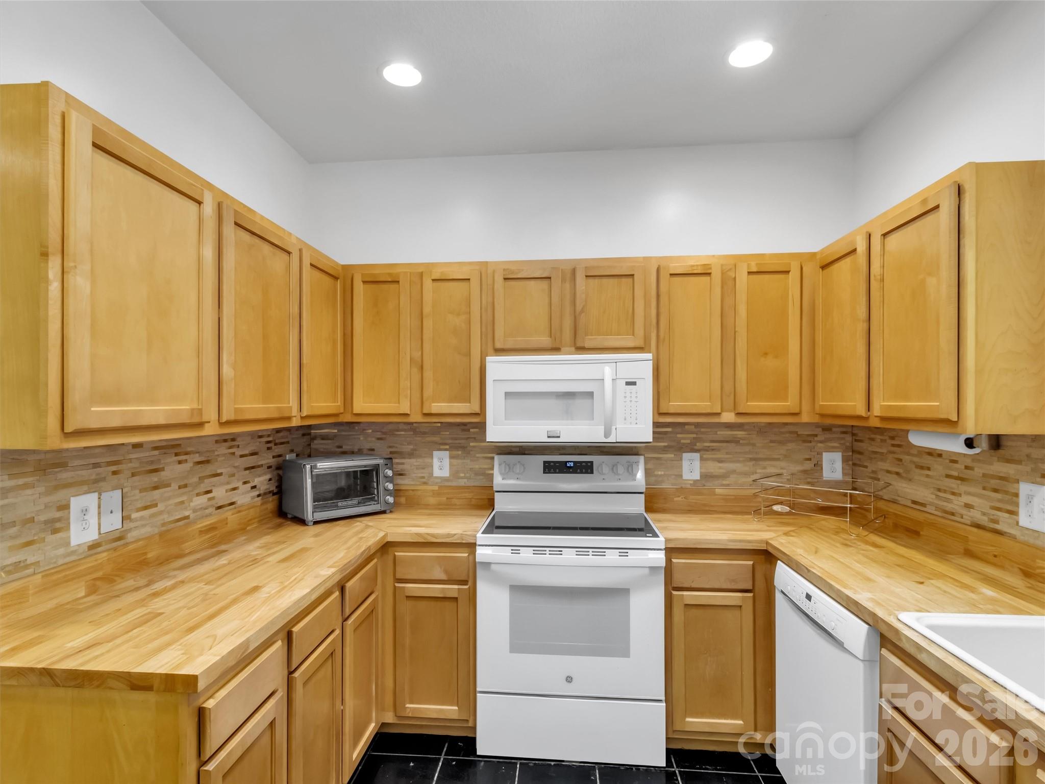 169 Roadrunner Drive Property Photo 8