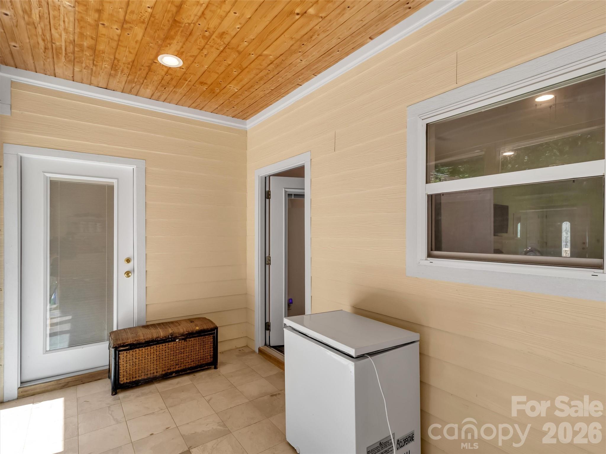 169 Roadrunner Drive Property Photo 30