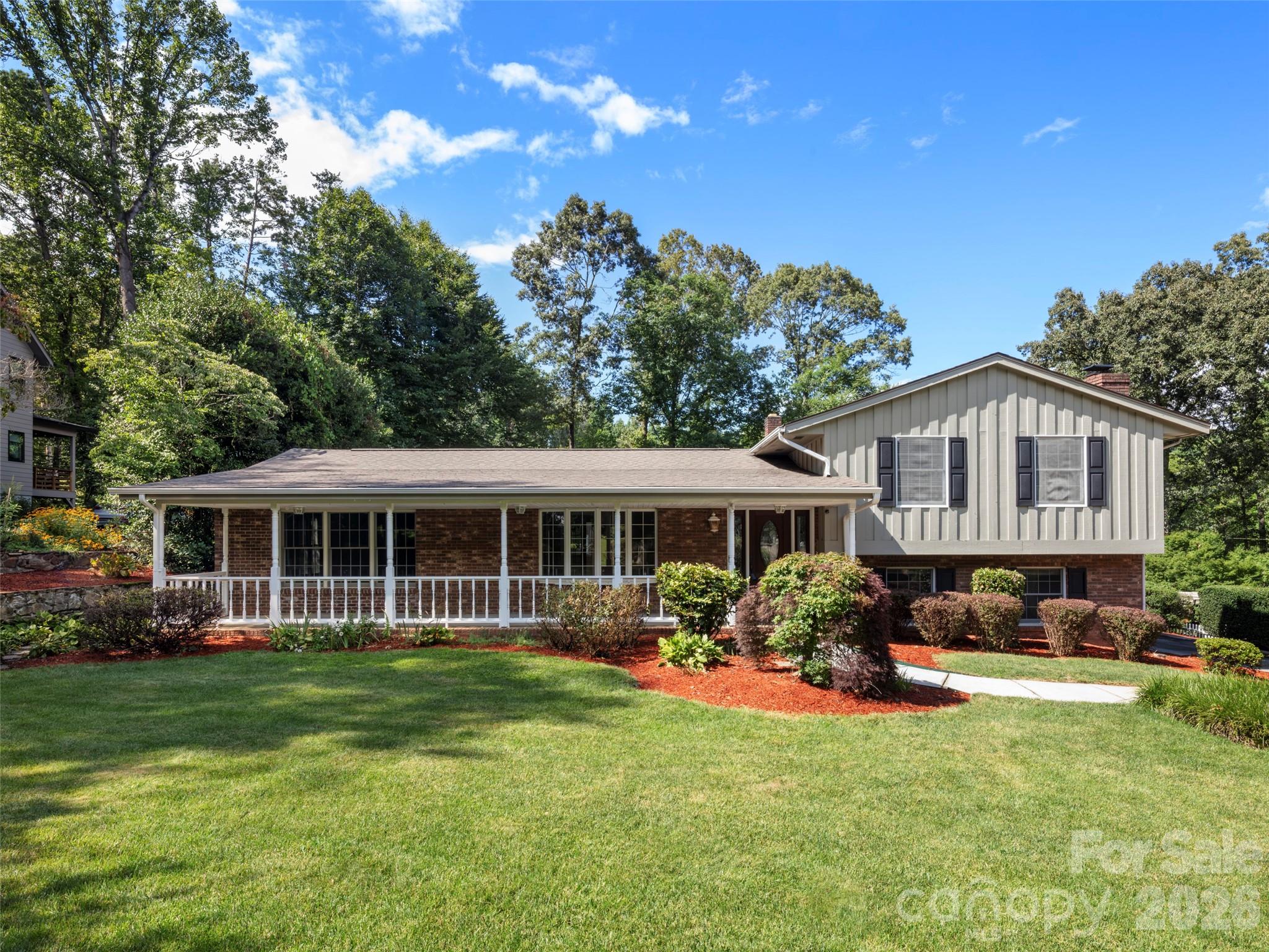 8 English Place Property Photo 1
