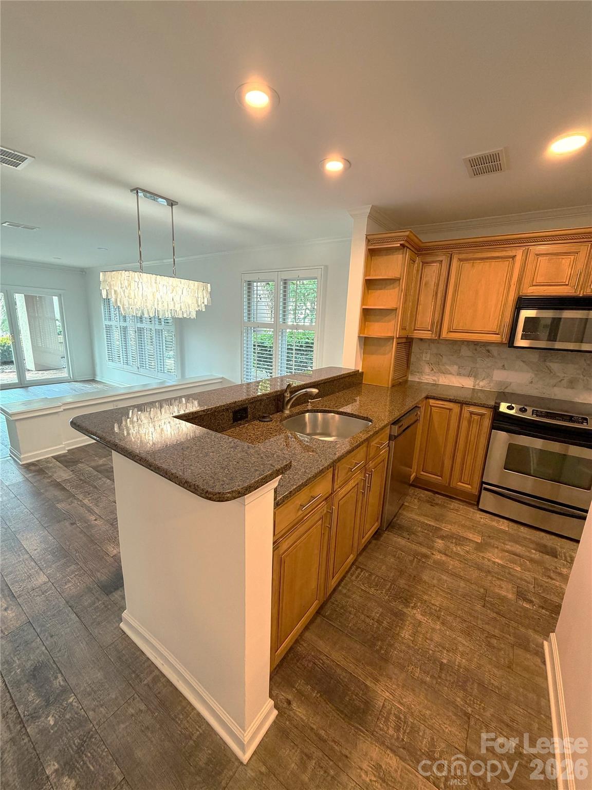 646 Portside Drive Property Photo 10