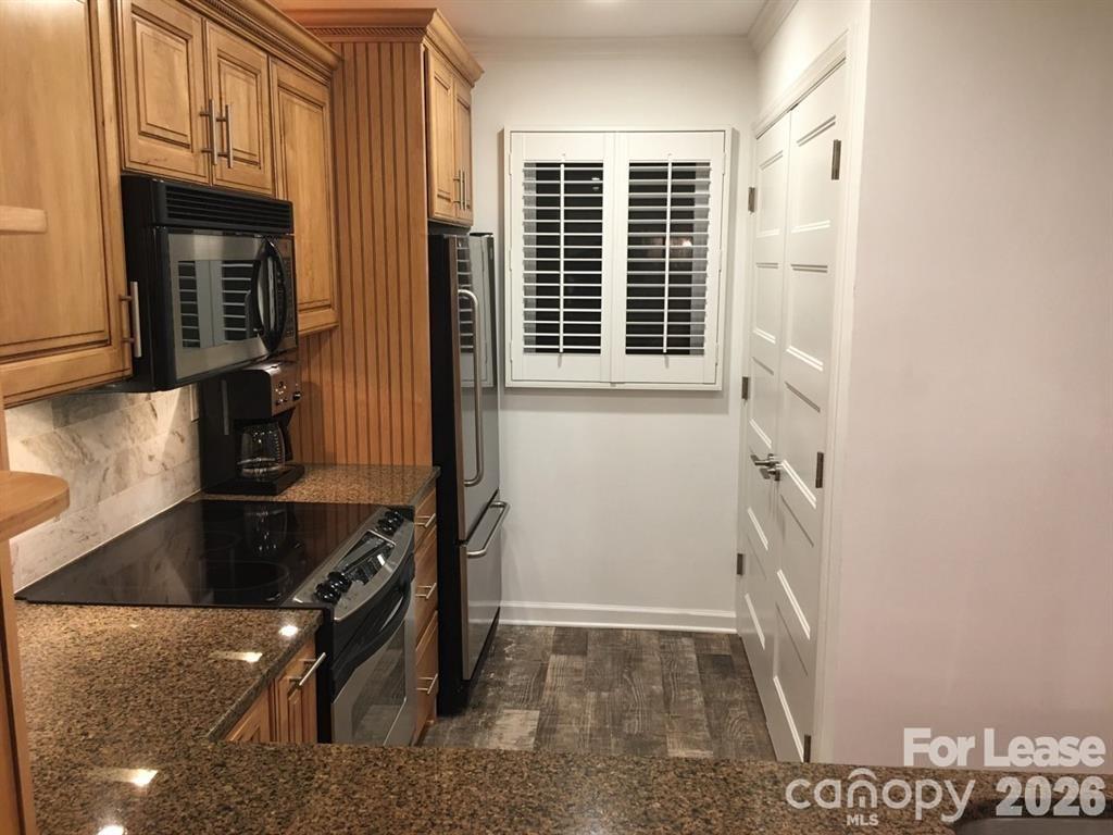646 Portside Drive Property Photo 11