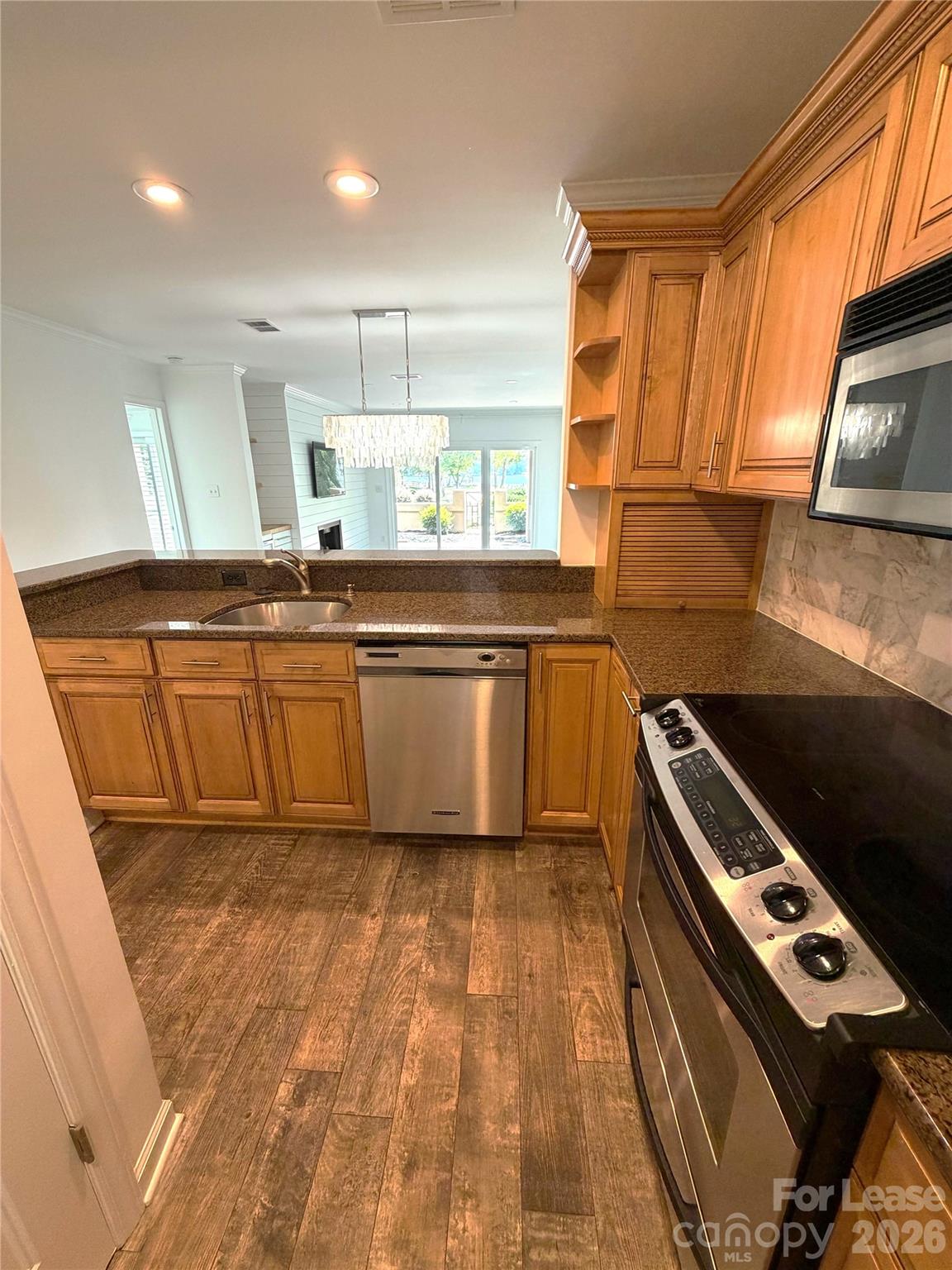 646 Portside Drive Property Photo 12