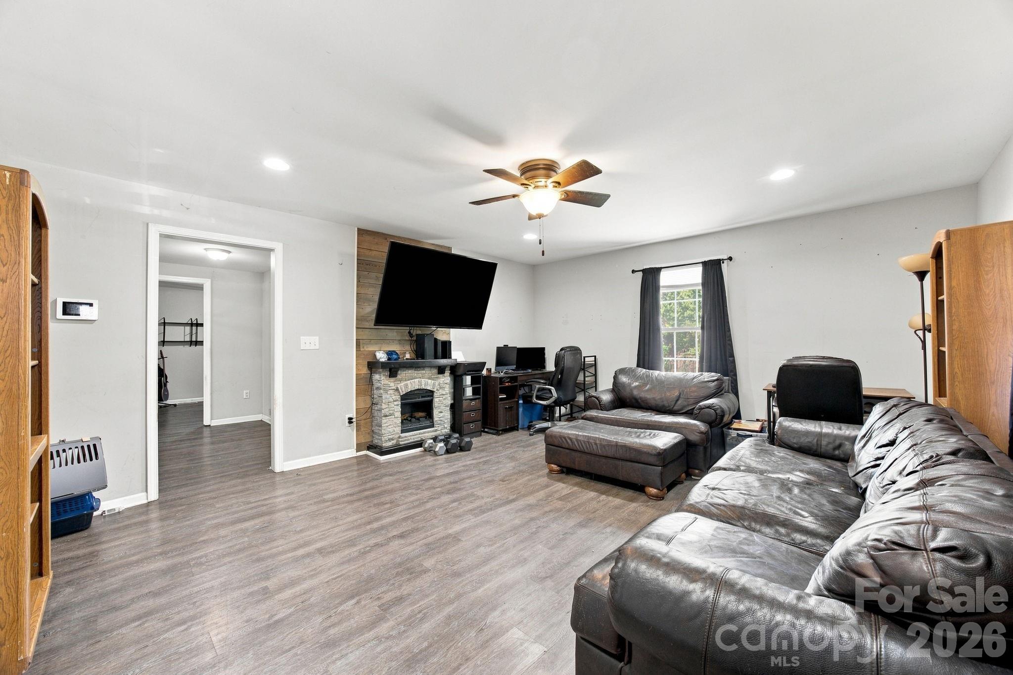 105 Park Street Property Photo 4