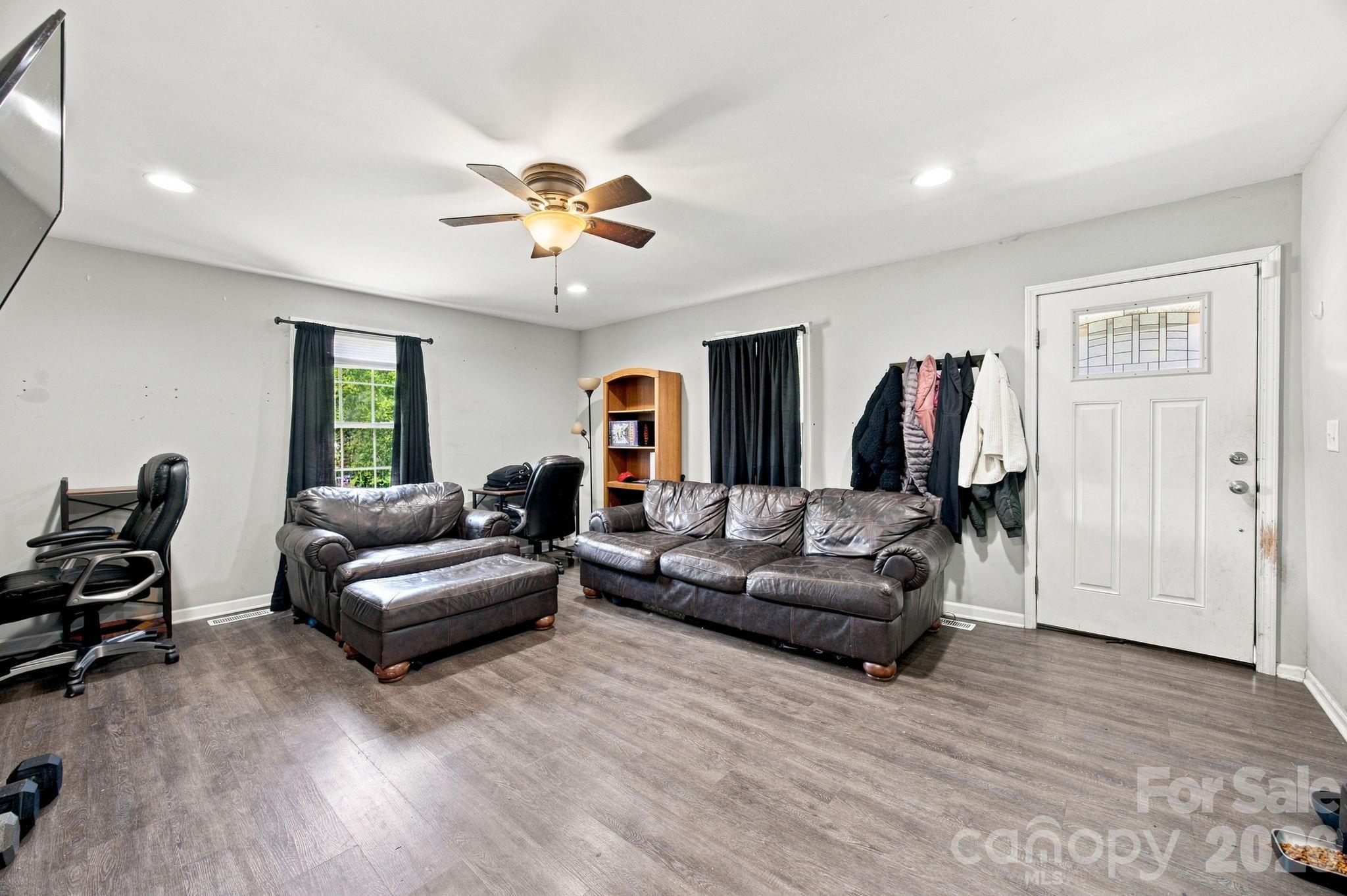 105 Park Street Property Photo 5
