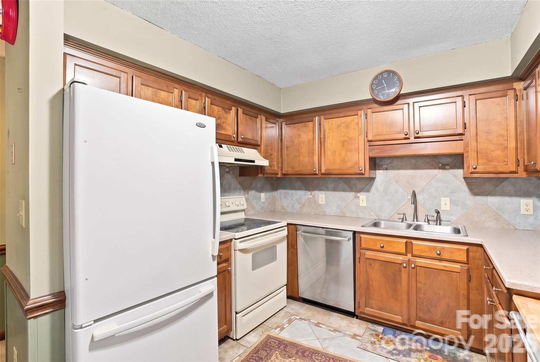 714 Springwood Drive Property Photo 7