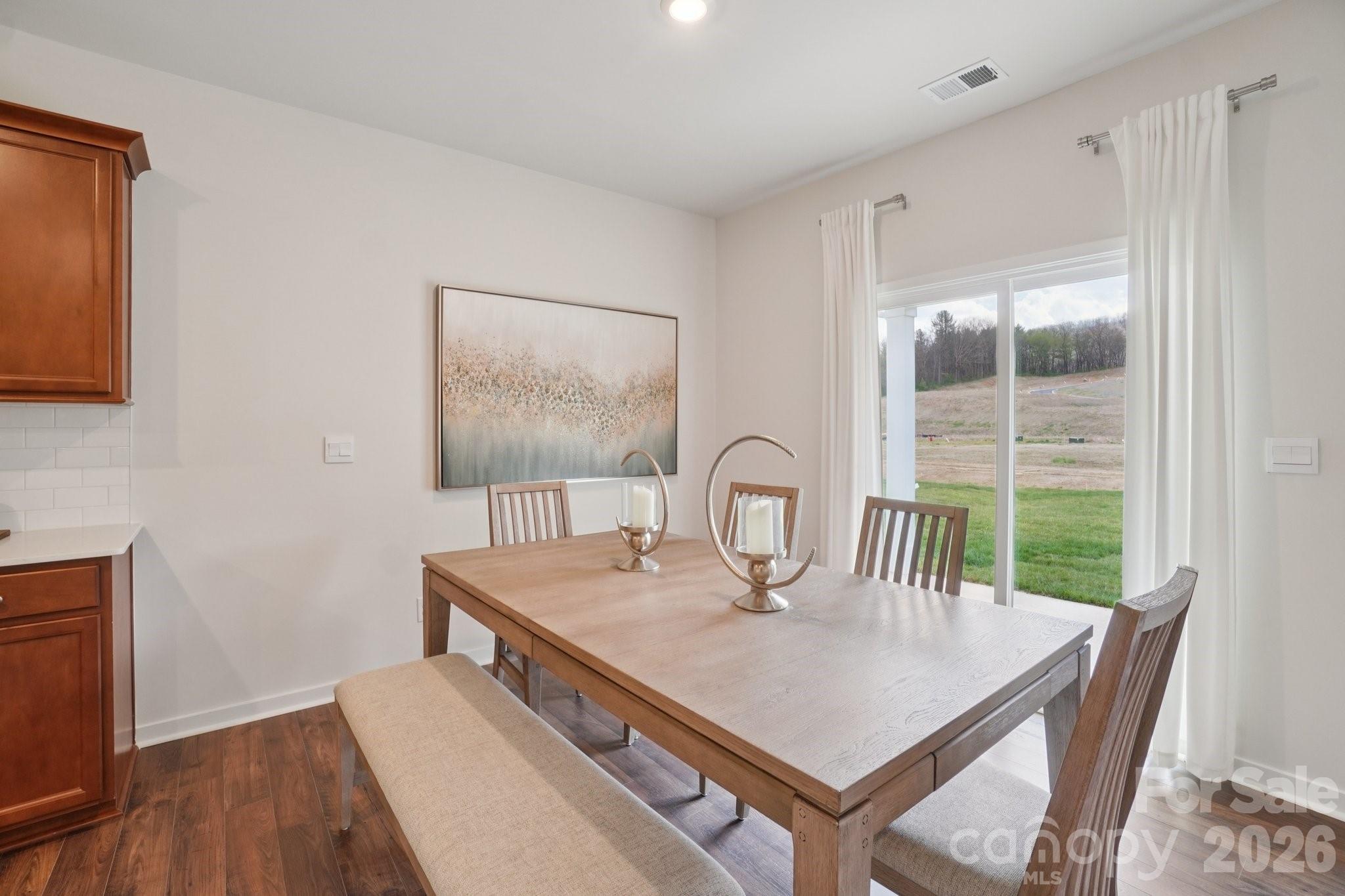 58 Laurel Pointe Drive Property Photo 11
