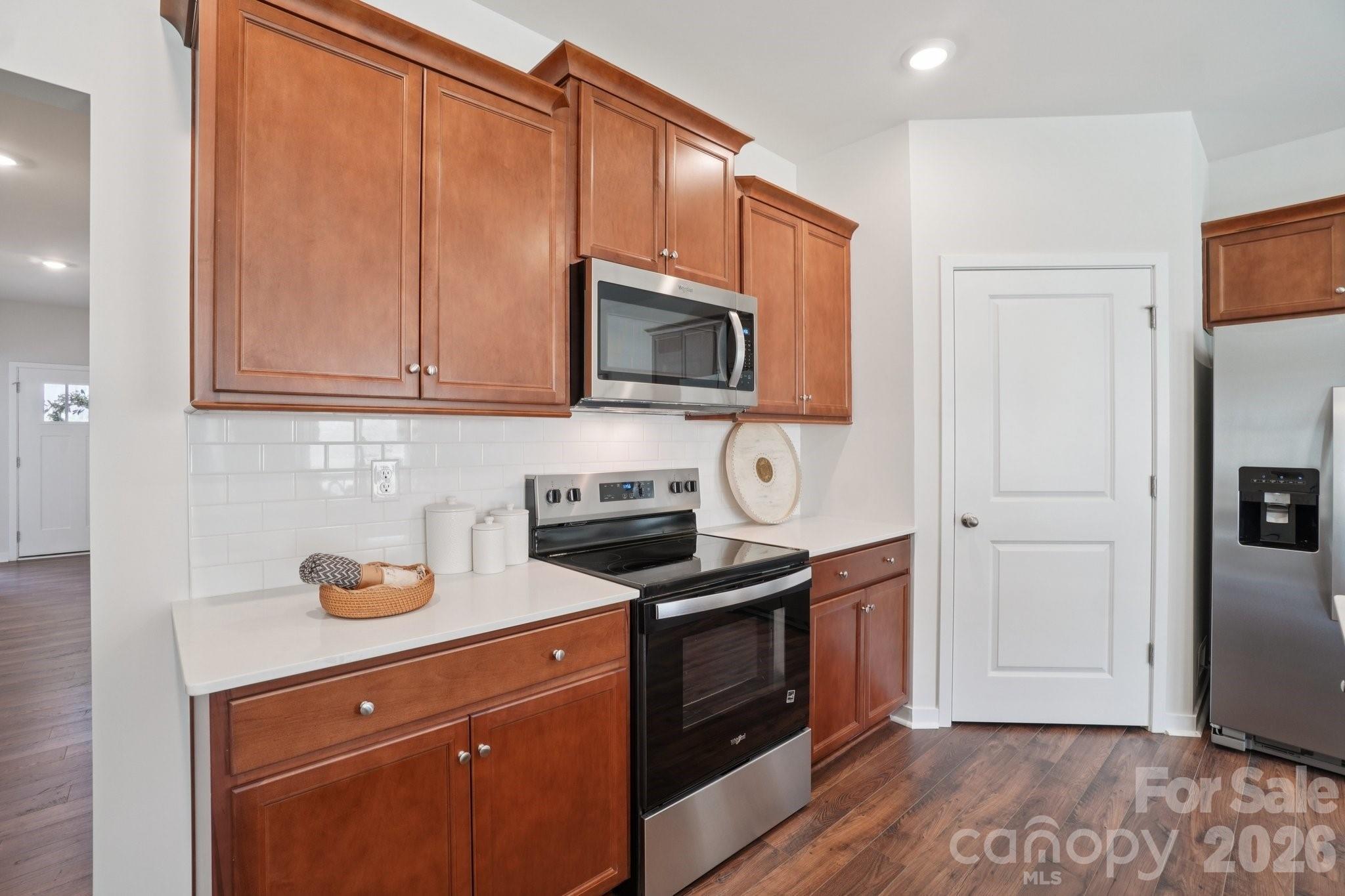 58 Laurel Pointe Drive Property Photo 15
