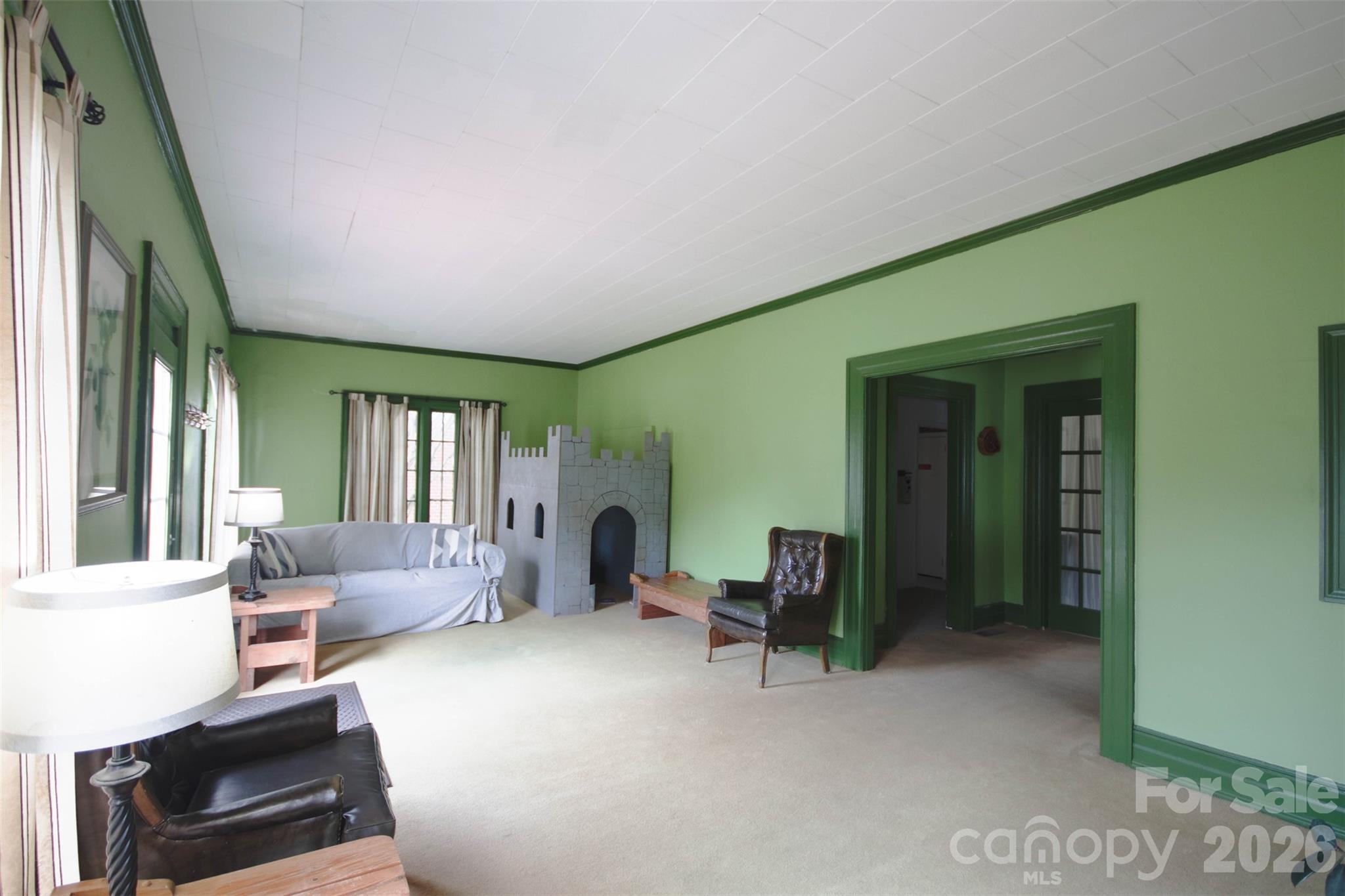 611 E Main Street Property Photo 3