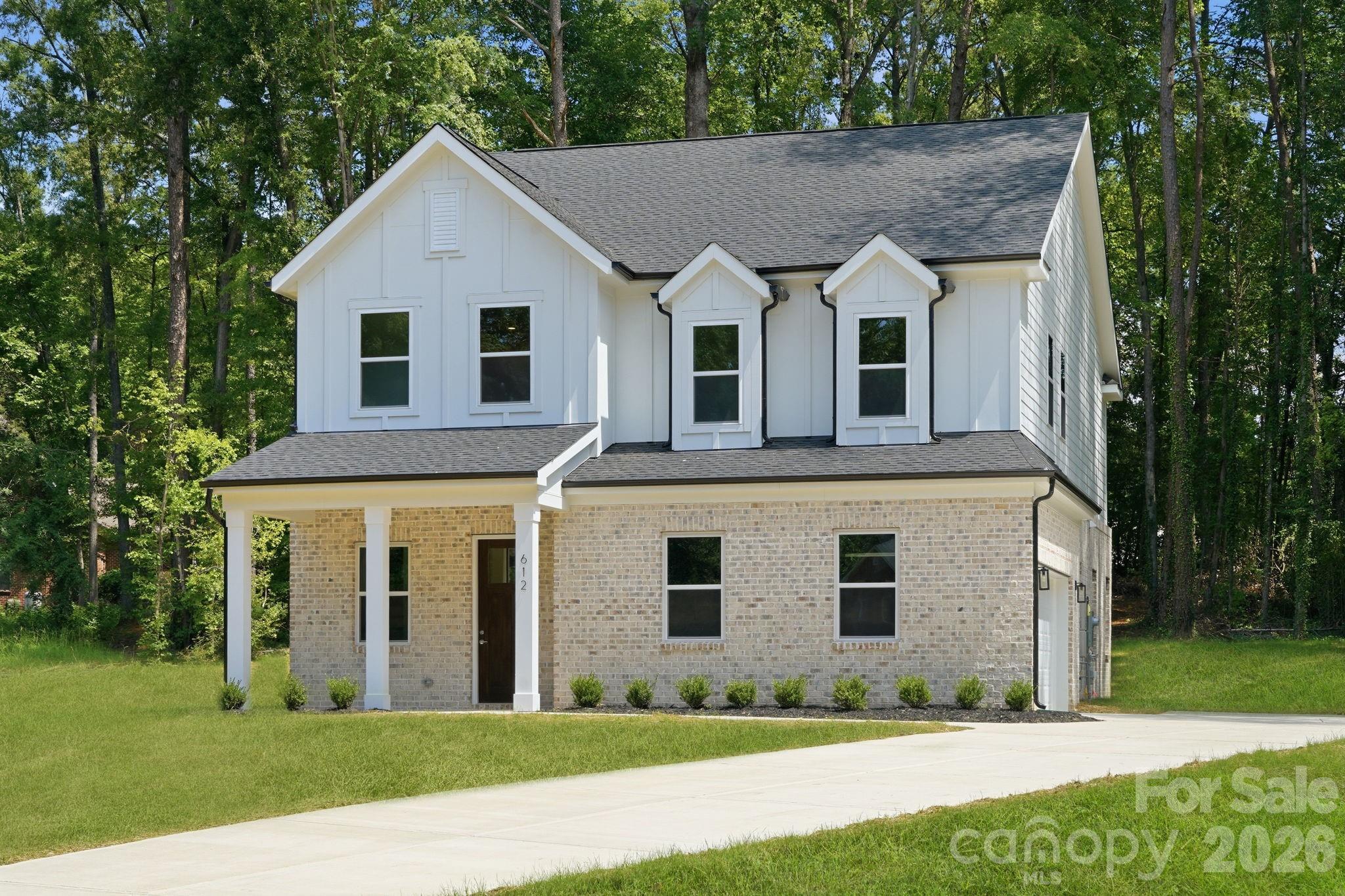 612 Camelot Drive Property Photo 1