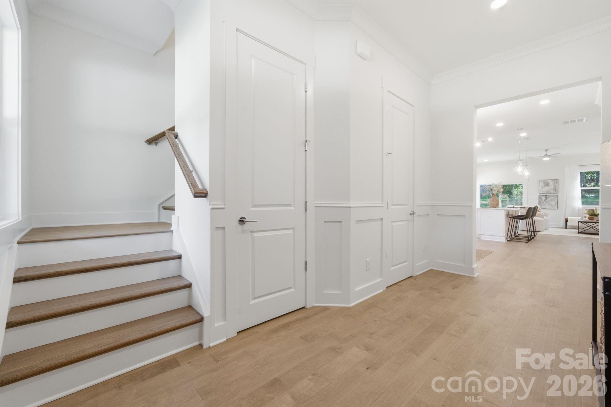 612 Camelot Drive Property Photo 3