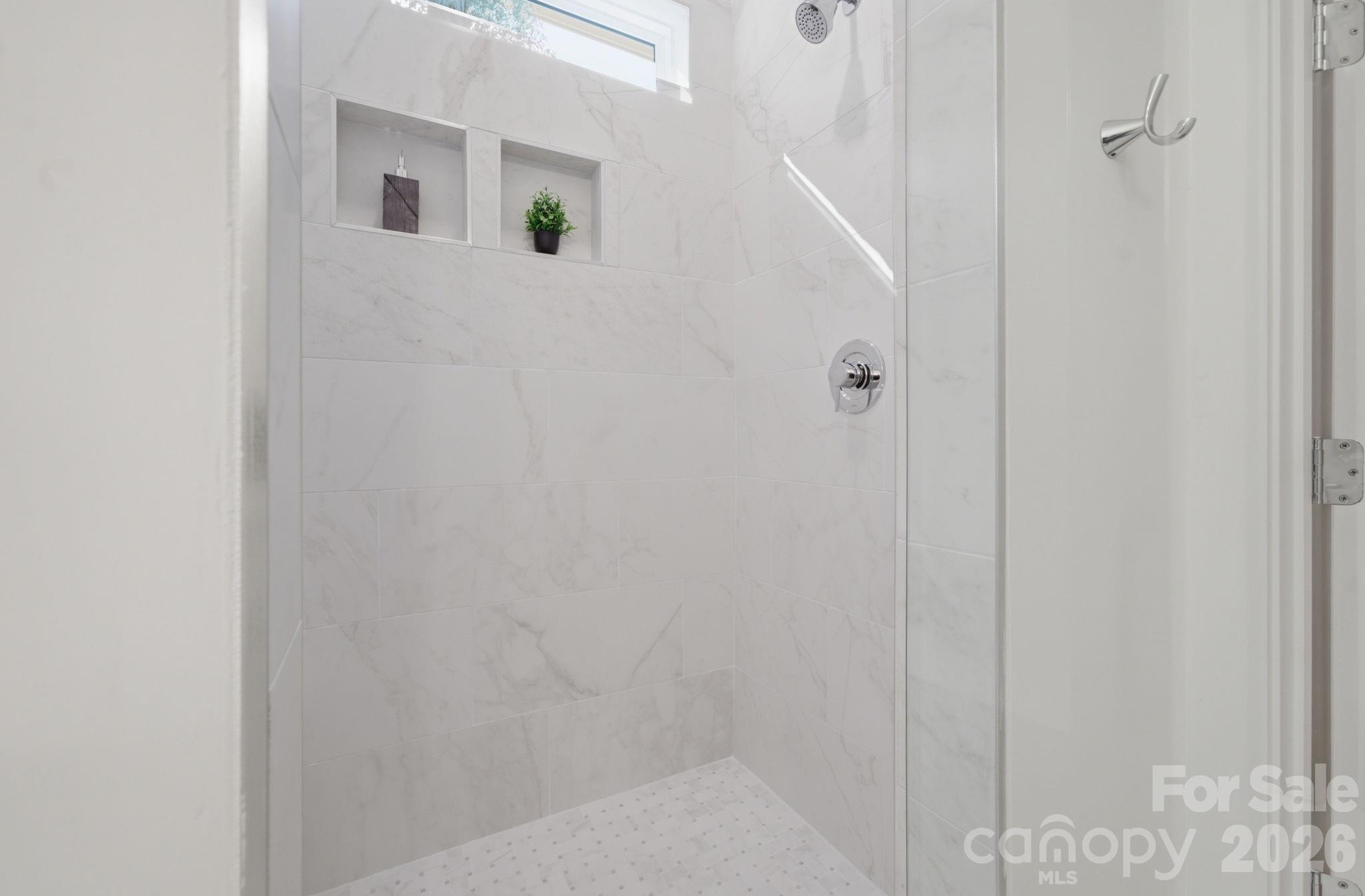 612 Camelot Drive Property Photo 21