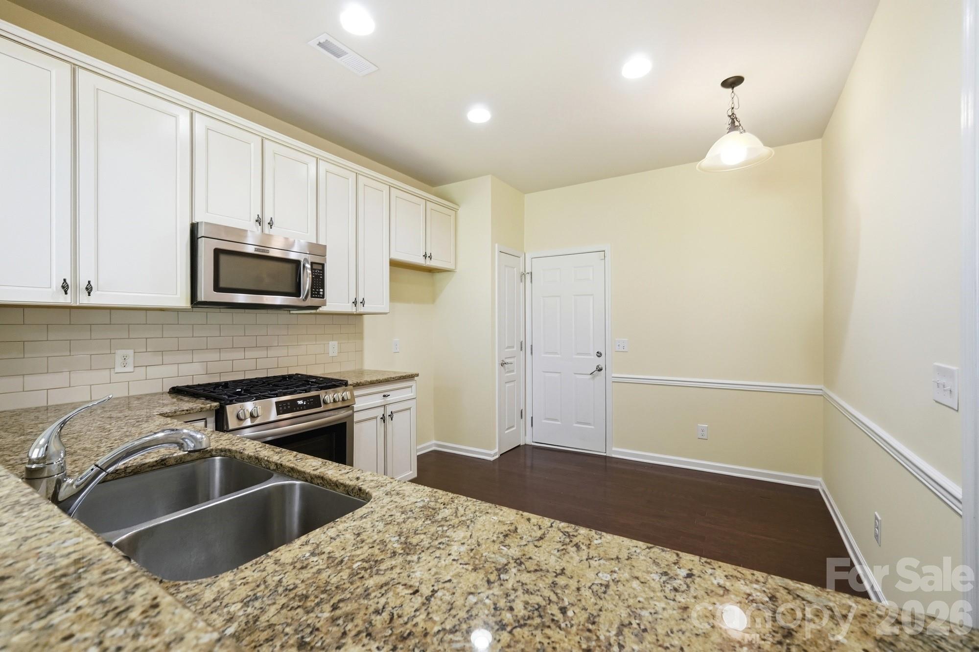 16852 Dunaverty Place Property Photo 14