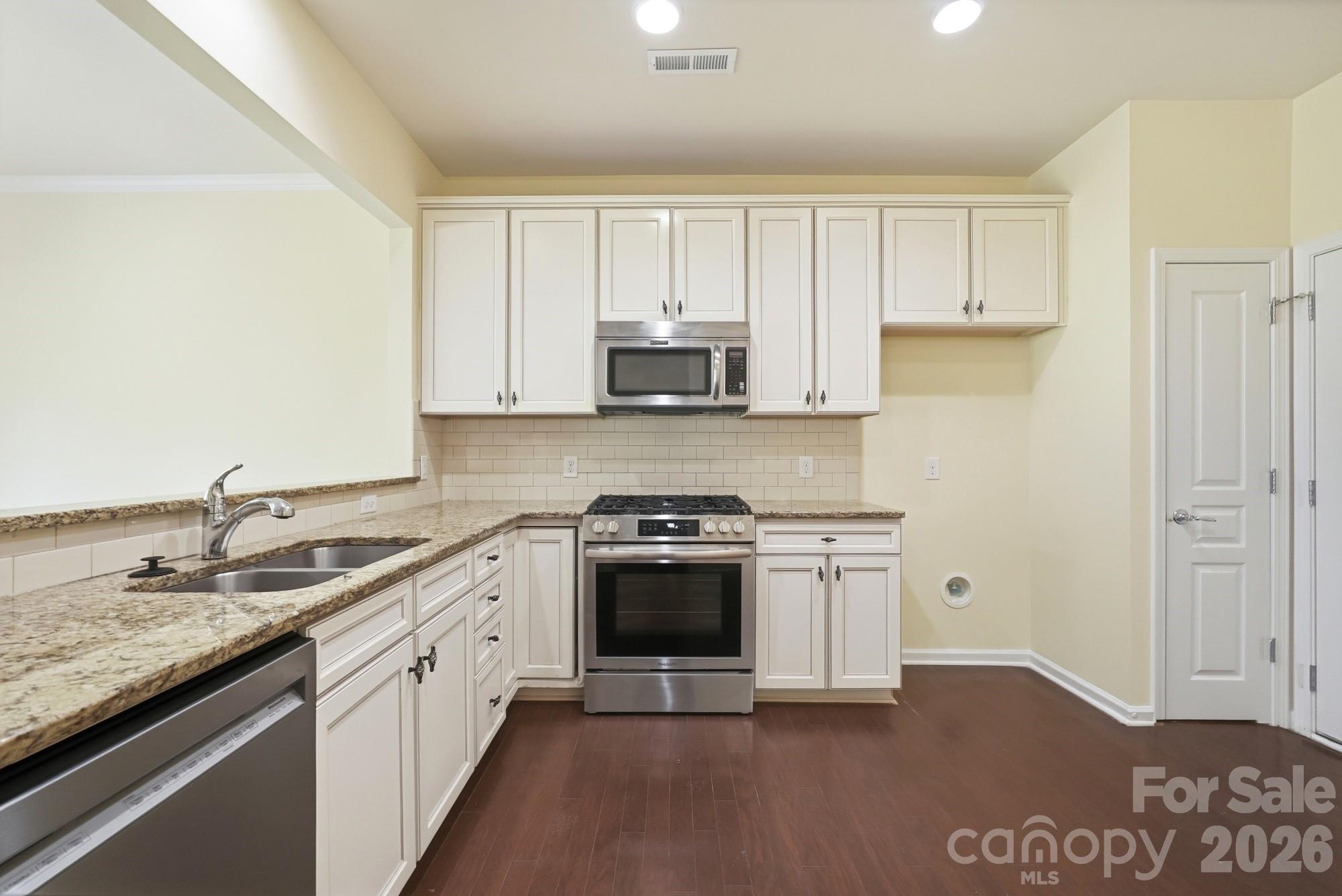 16852 Dunaverty Place Property Photo 15