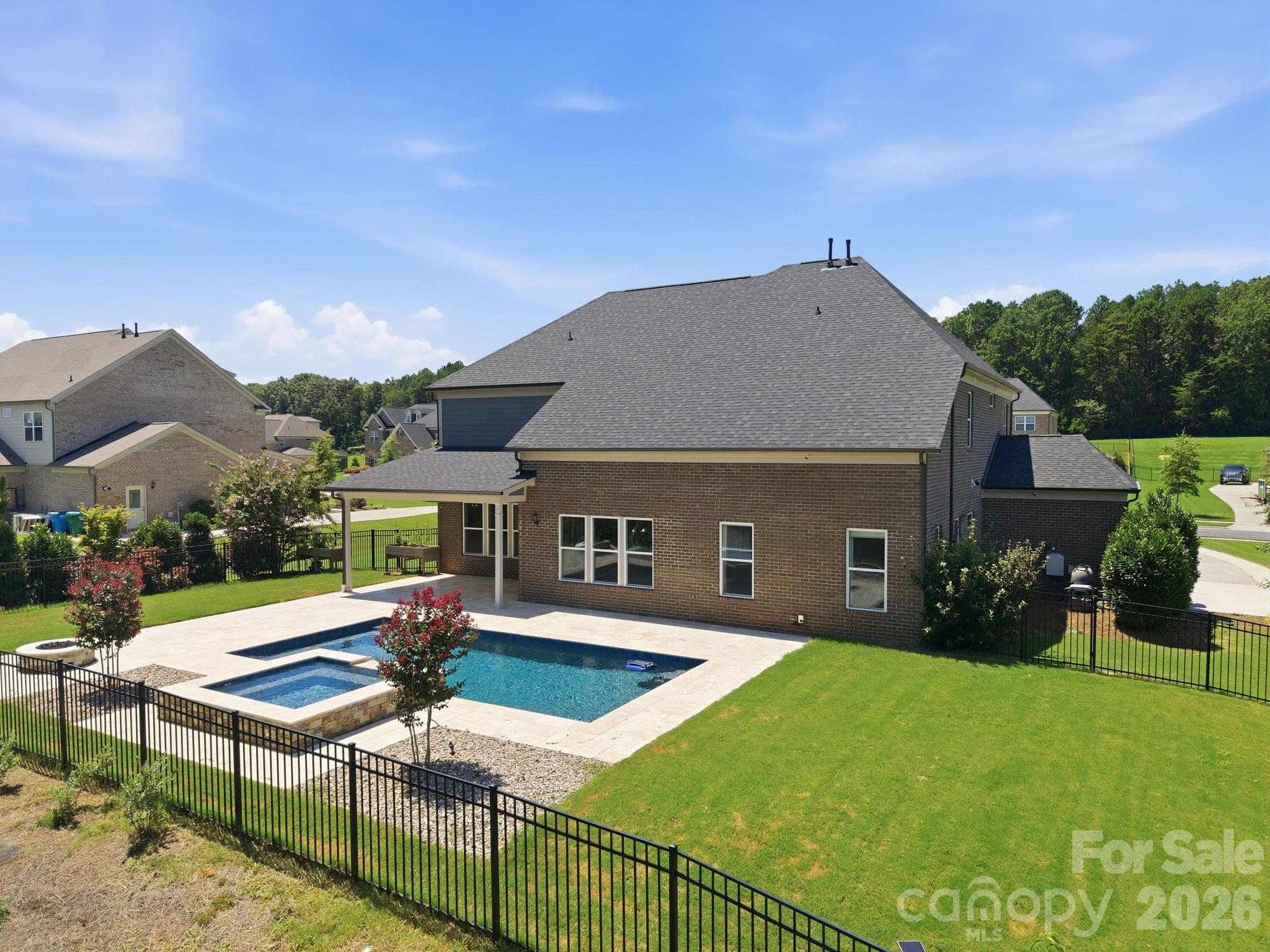 721 Cavesson Way Property Photo 7