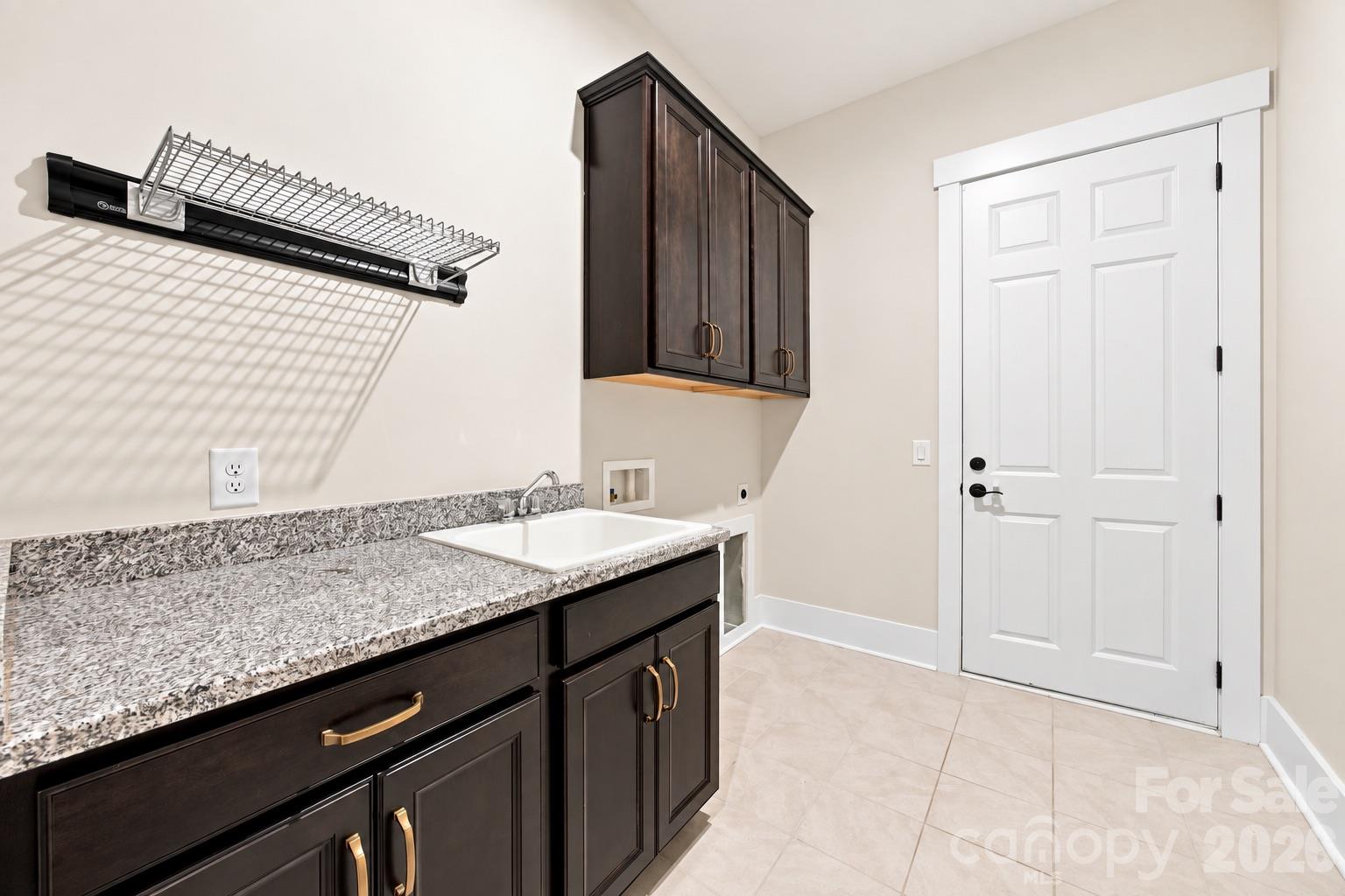 721 Cavesson Way Property Photo 26