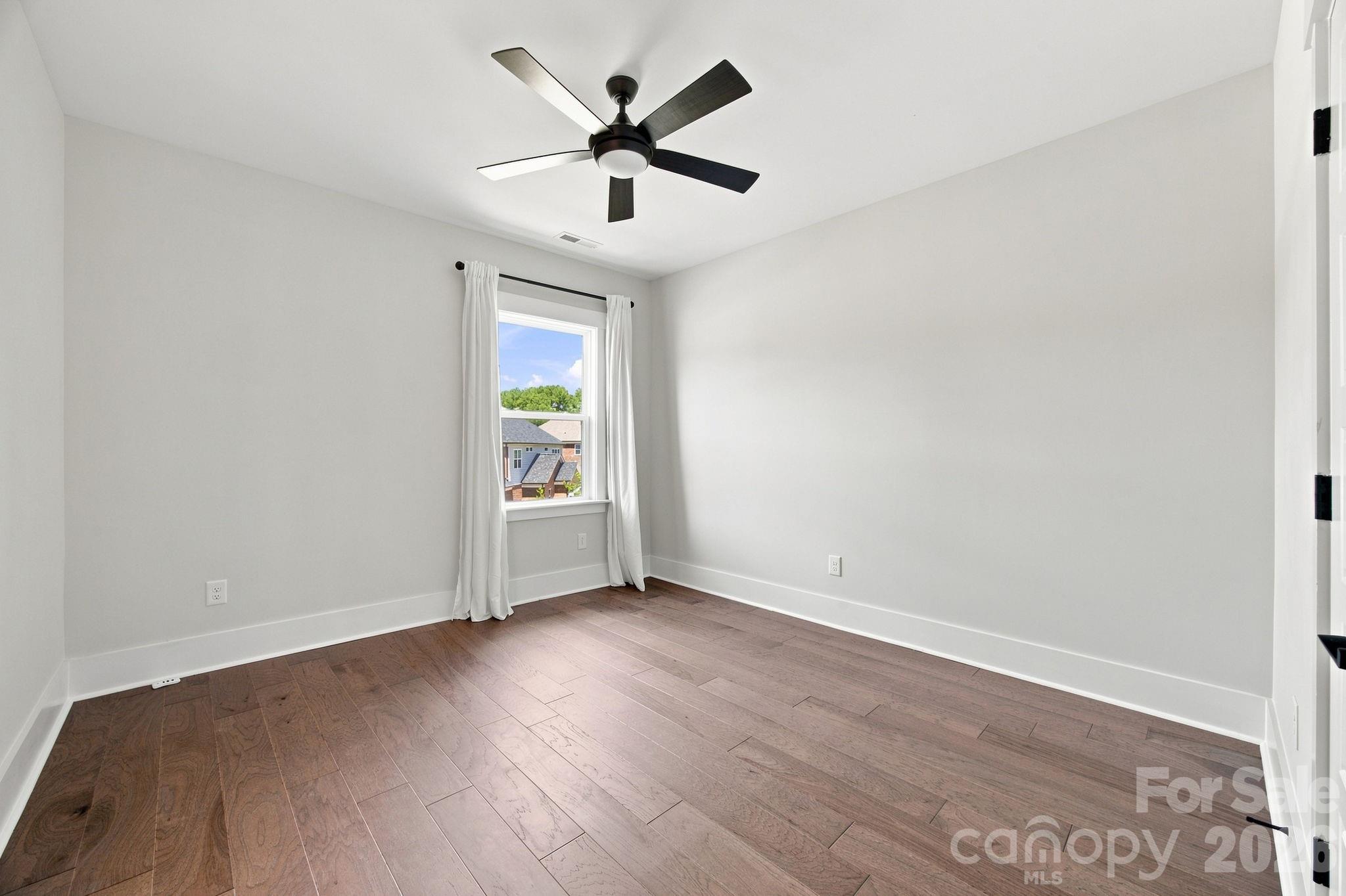721 Cavesson Way Property Photo 47