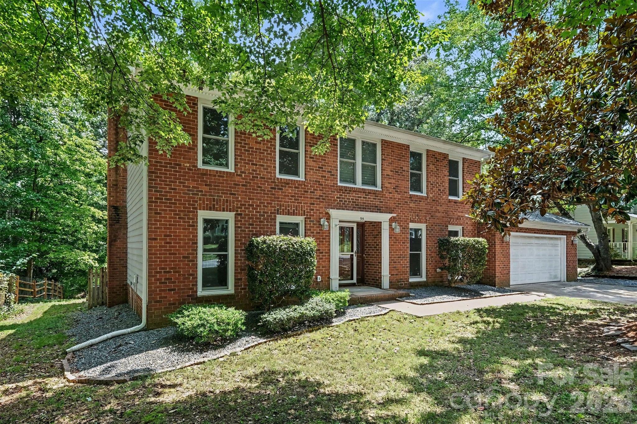 915 Brightmoor Drive Property Photo 1