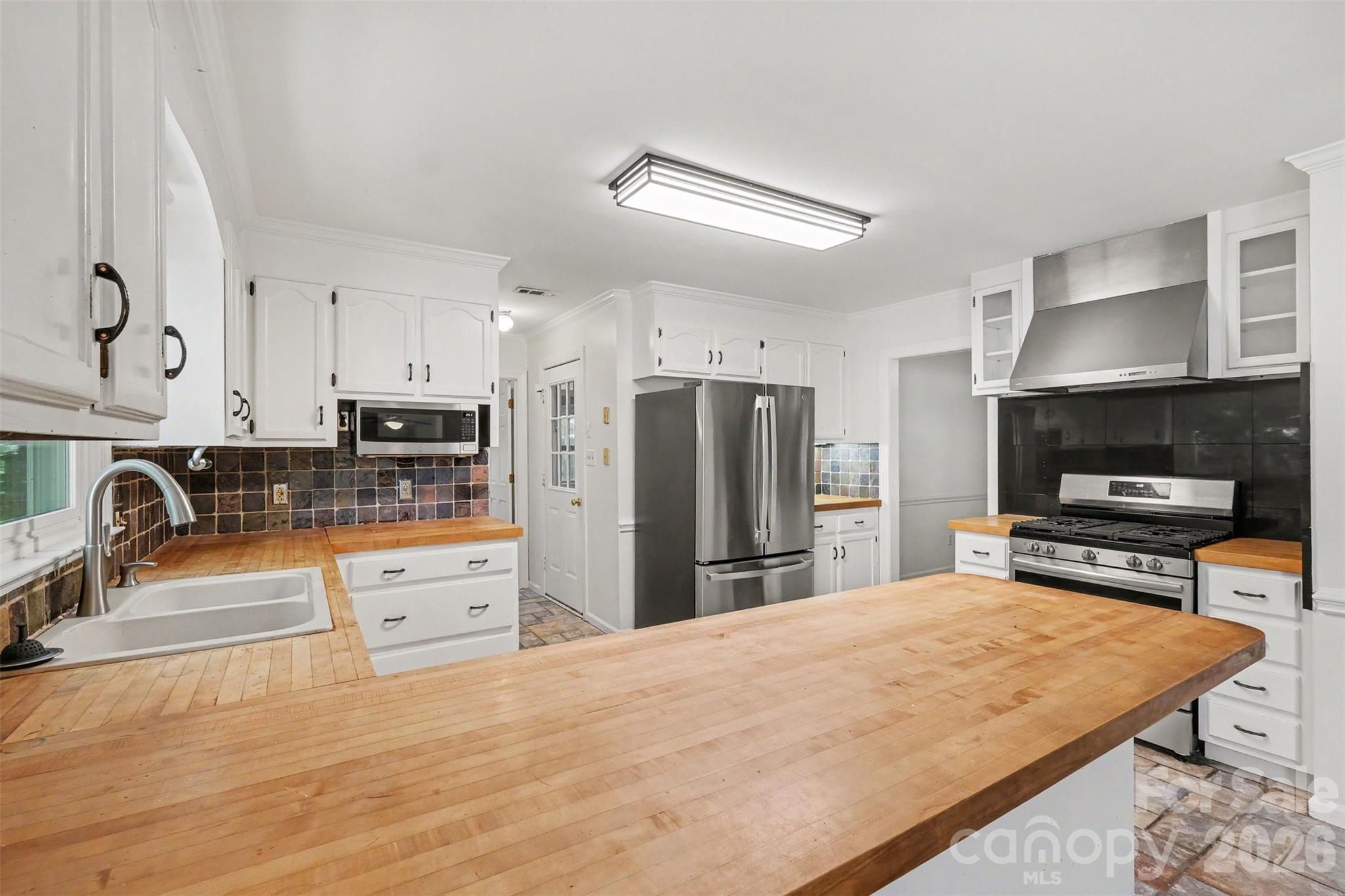 915 Brightmoor Drive Property Photo 15