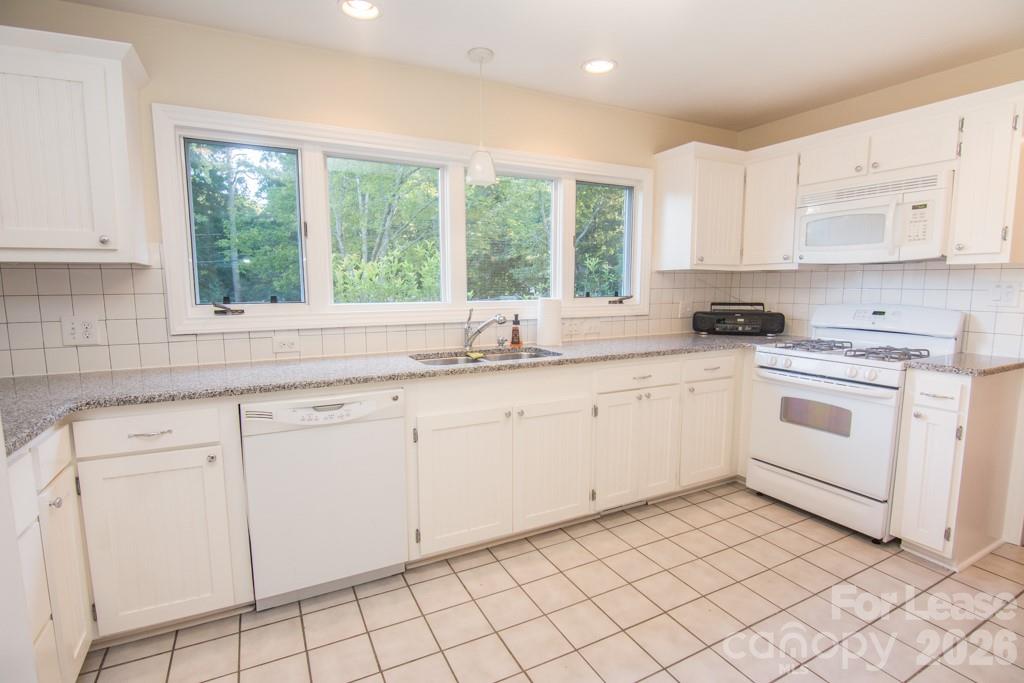 1000 Jefferson Drive Property Photo 8