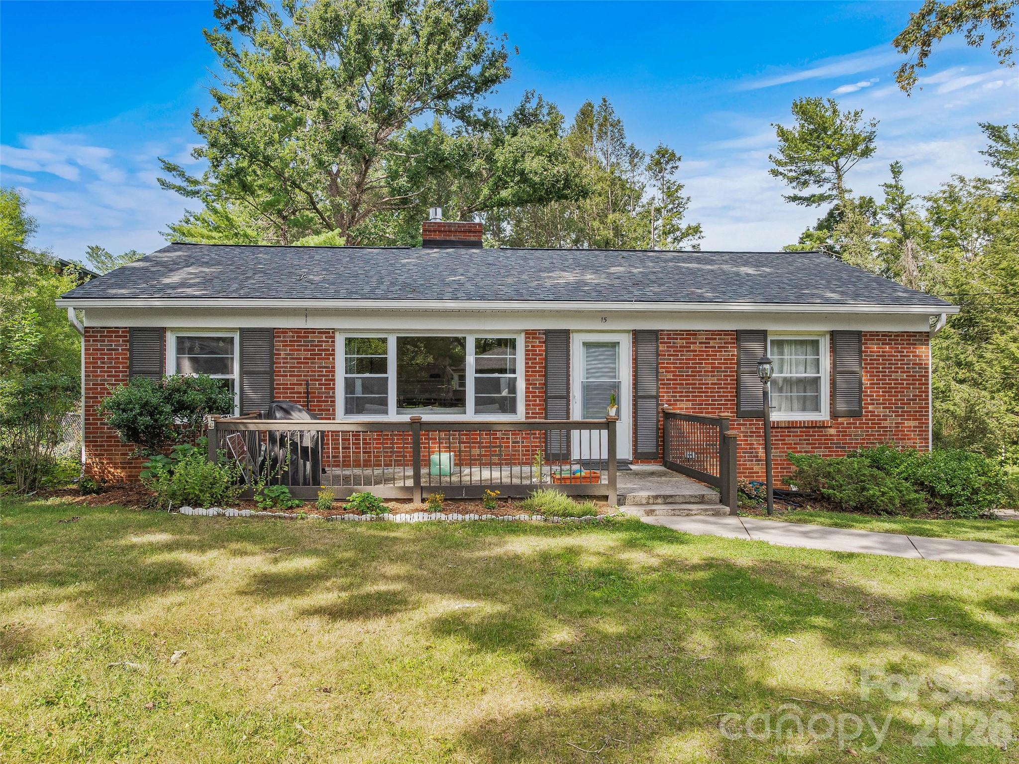 15 Lynnstone Court Property Photo 1