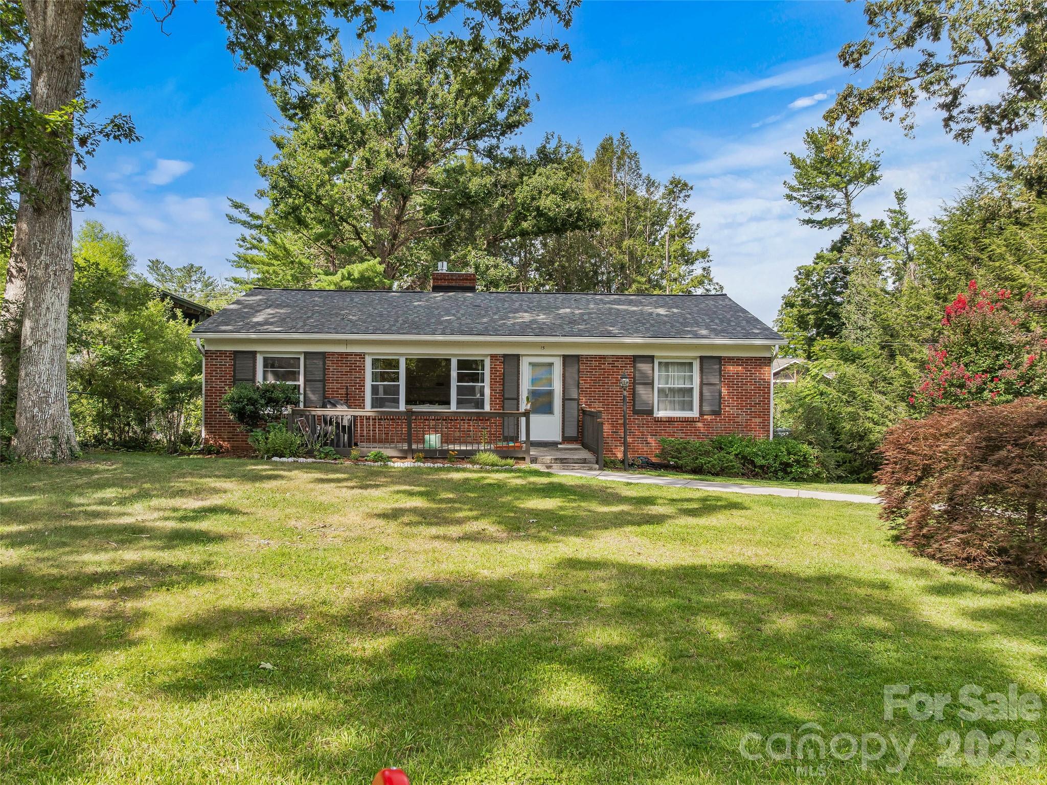 15 Lynnstone Court Property Photo 3