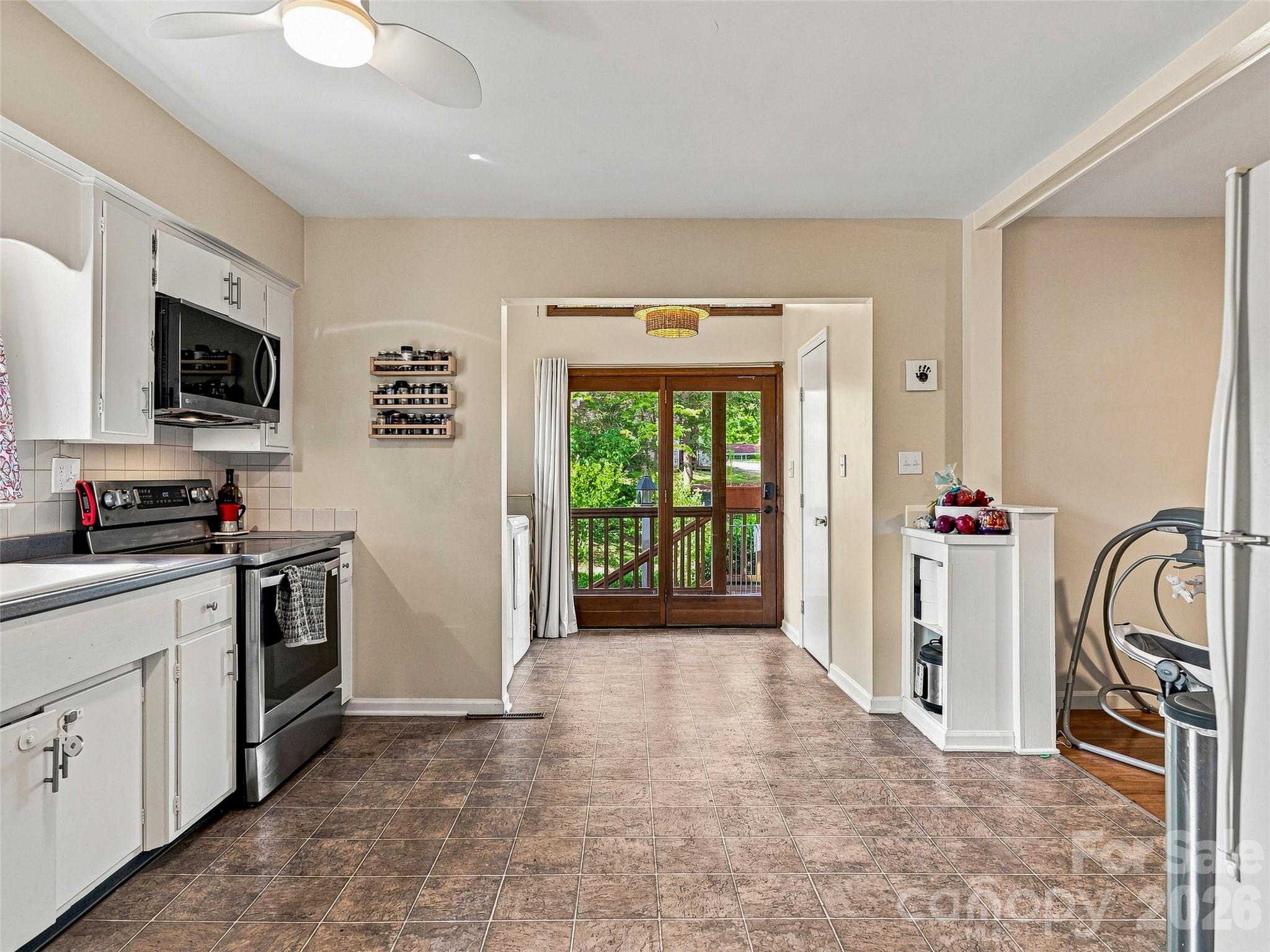 15 Lynnstone Court Property Photo 8