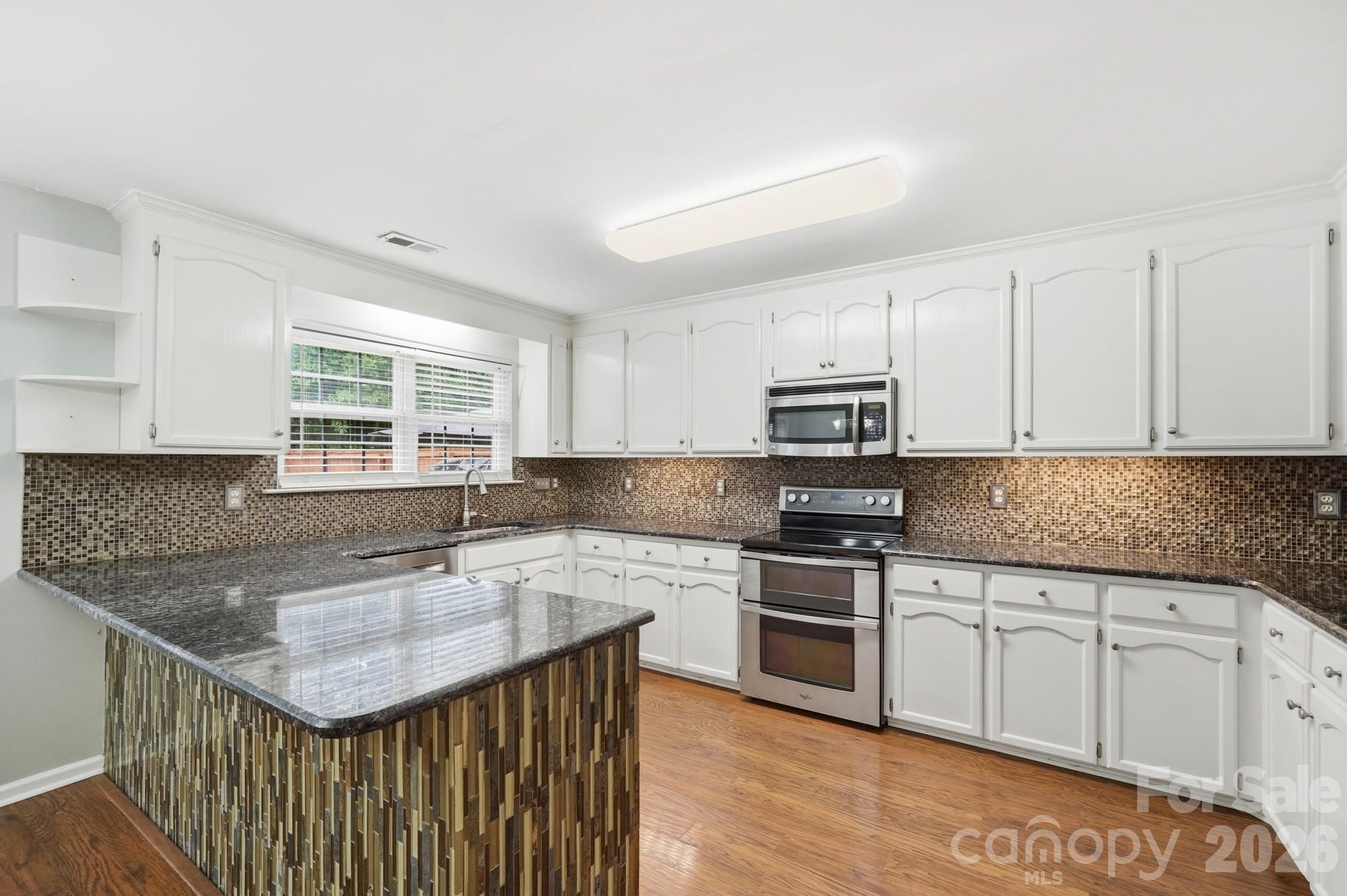 359 Linsbury Court Property Photo 15