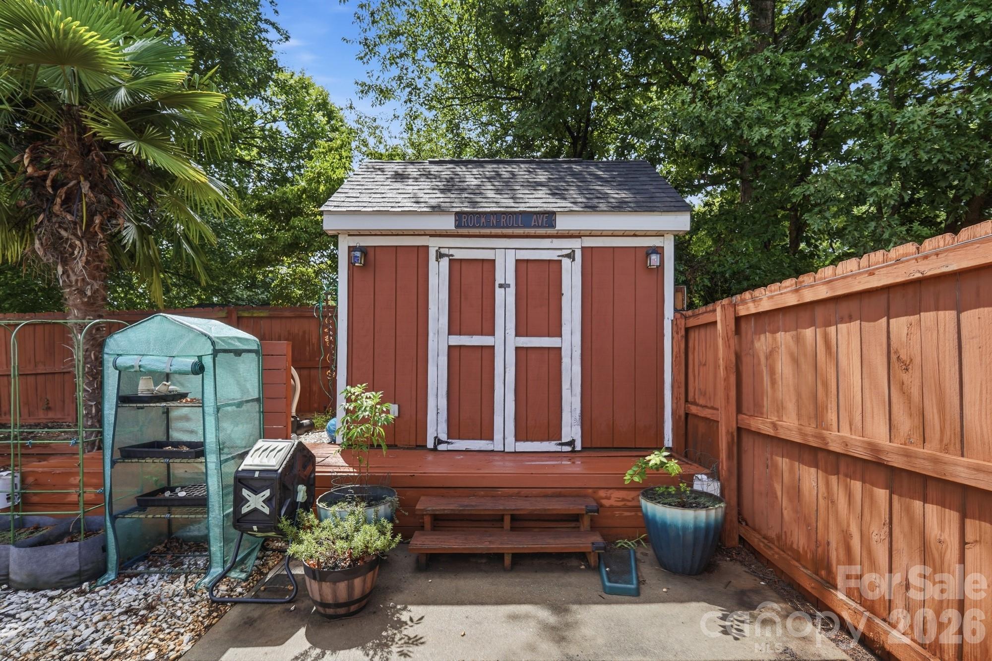 359 Linsbury Court Property Photo 41