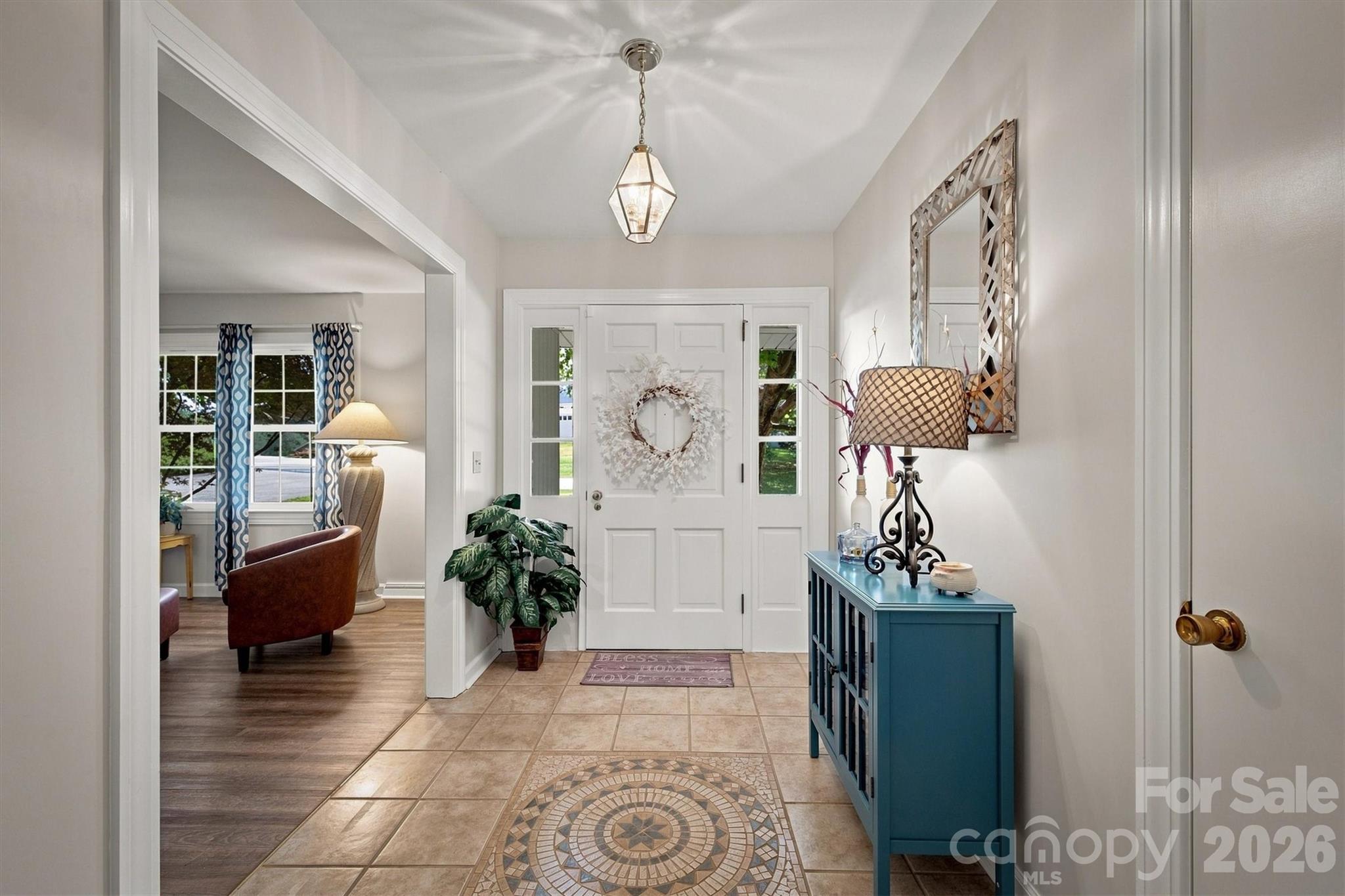 1009 Randolph Circle Property Photo 3